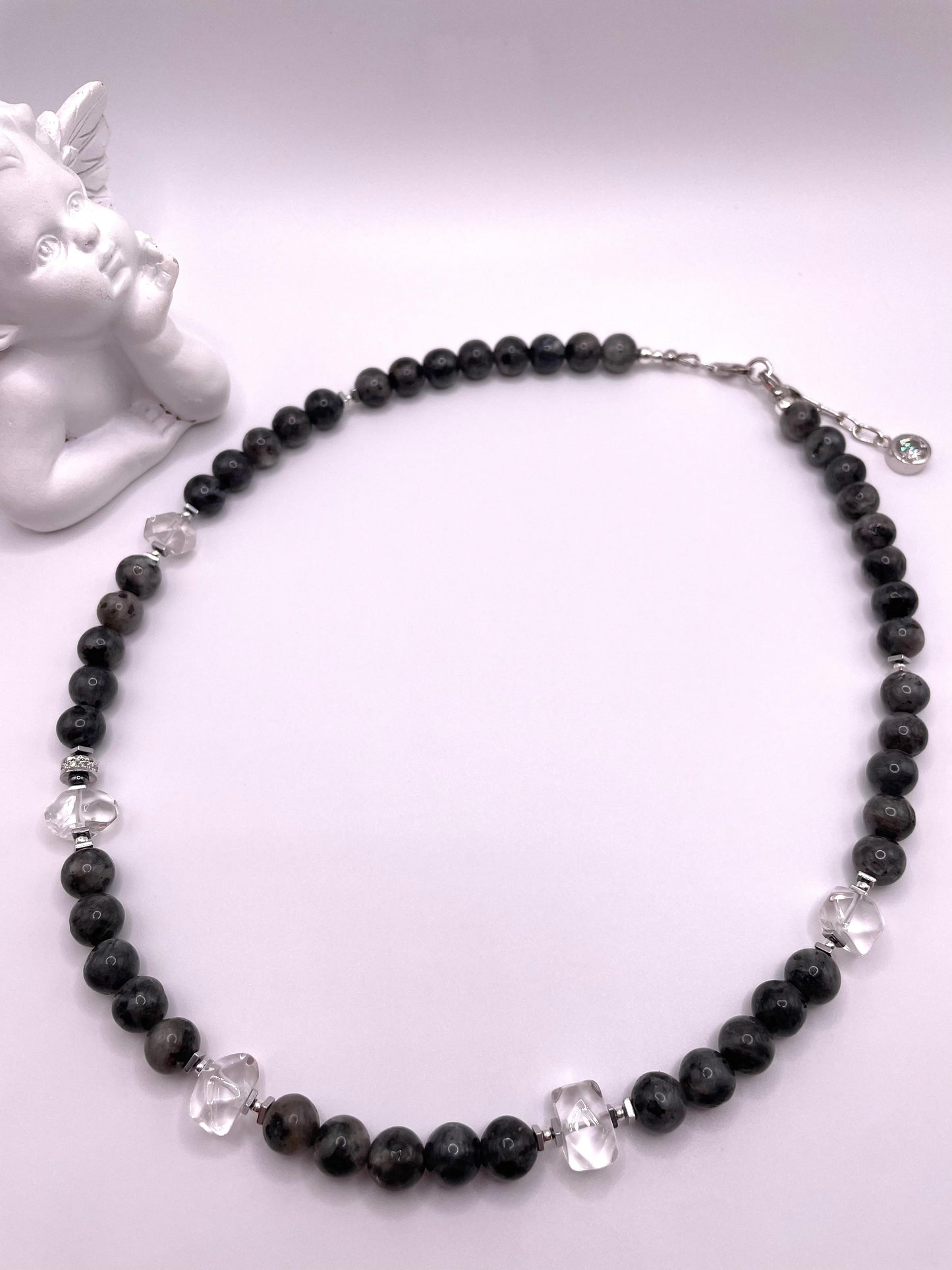 Edelsteinkette aus Labradorit und Bergkristall, handgefertigt