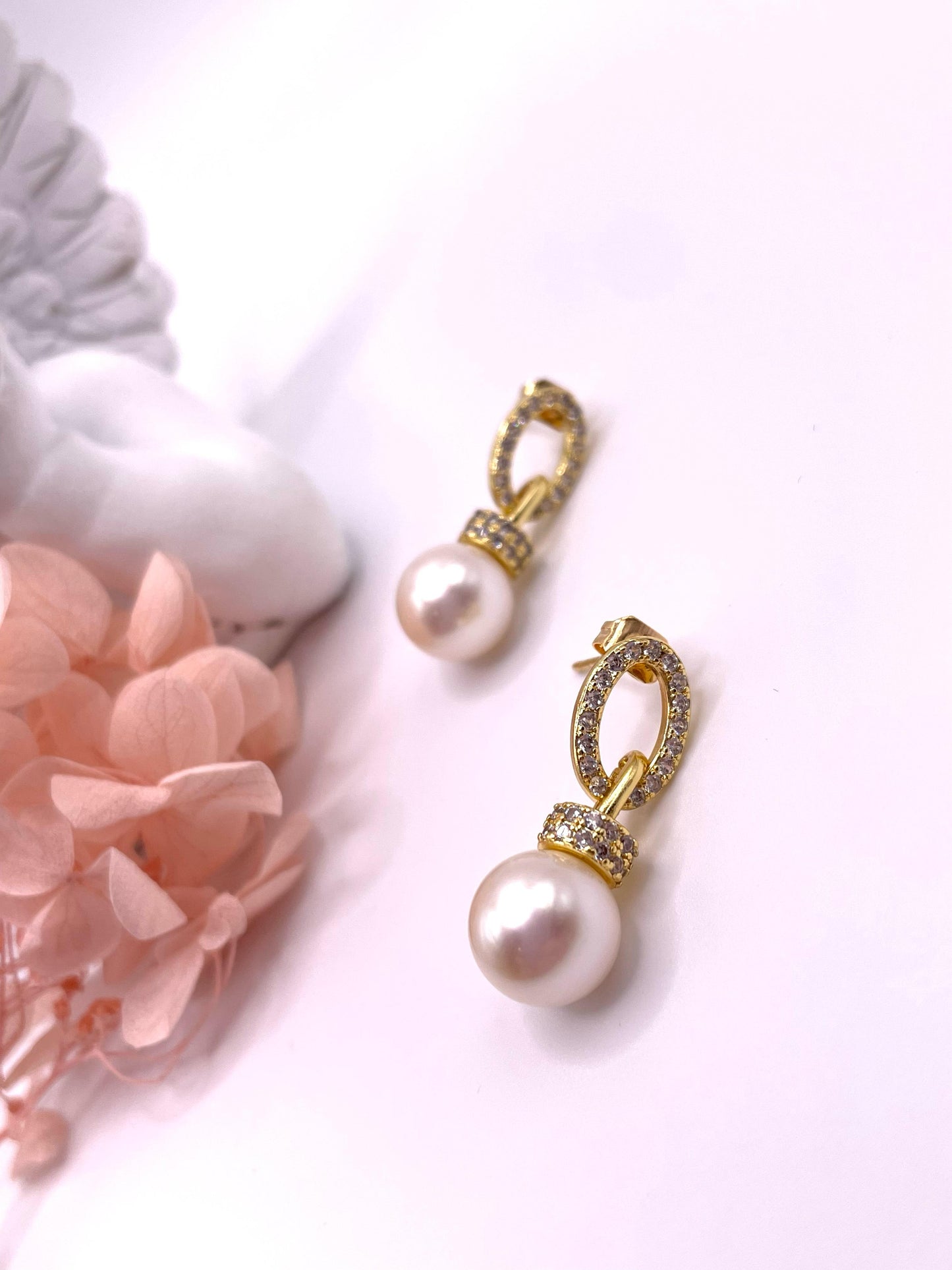 Ohrstecker mit Süßwasserperlen, vergoldet mit Zirkonia