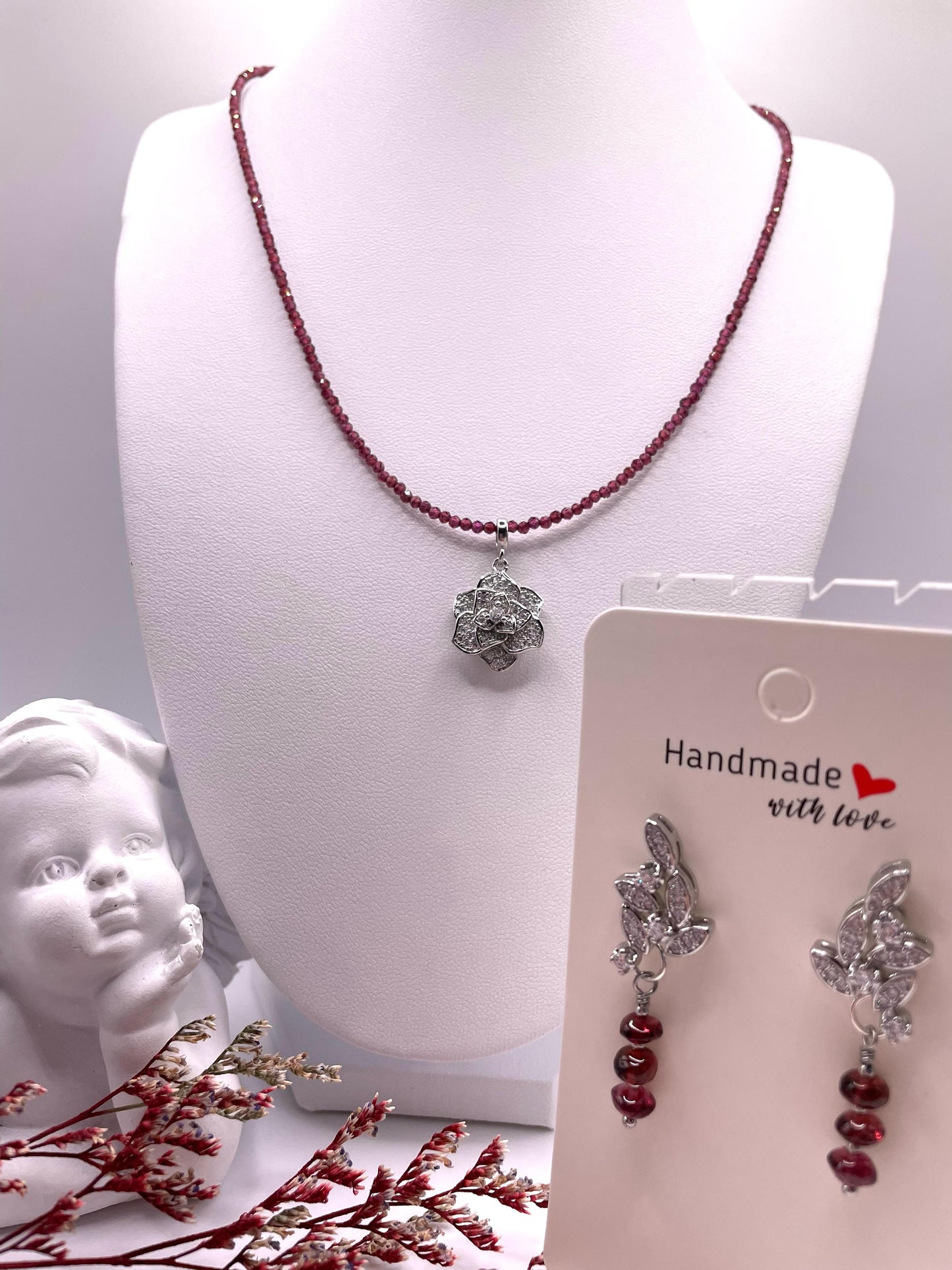 Granat, Schmuck-Set, Kette mit Blütenanhänger, Ohrstecker mit Zirkonia
