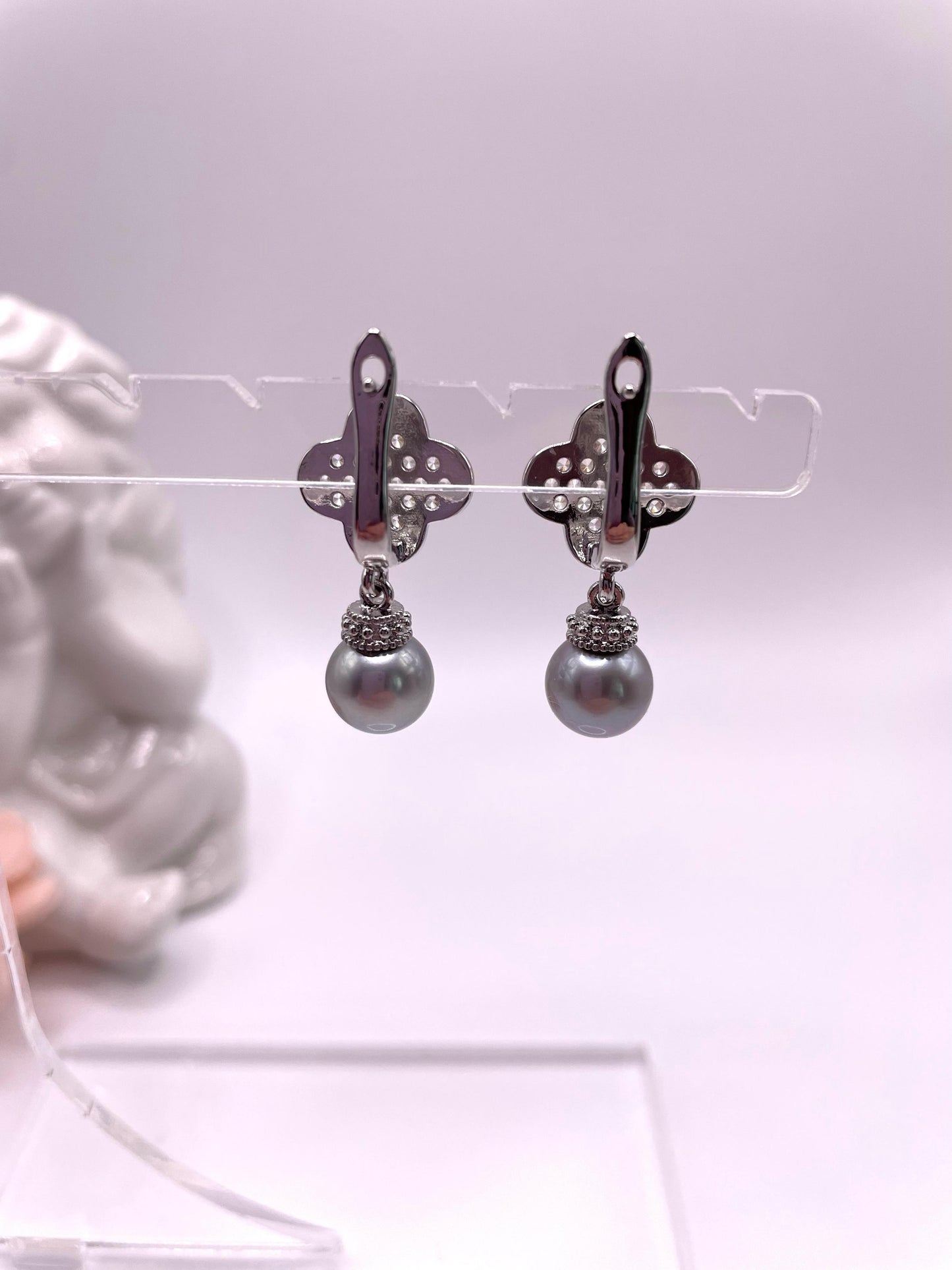 Elegante Ohrringe in angesagter Kleeblatt Form mit Süßwasserperlen