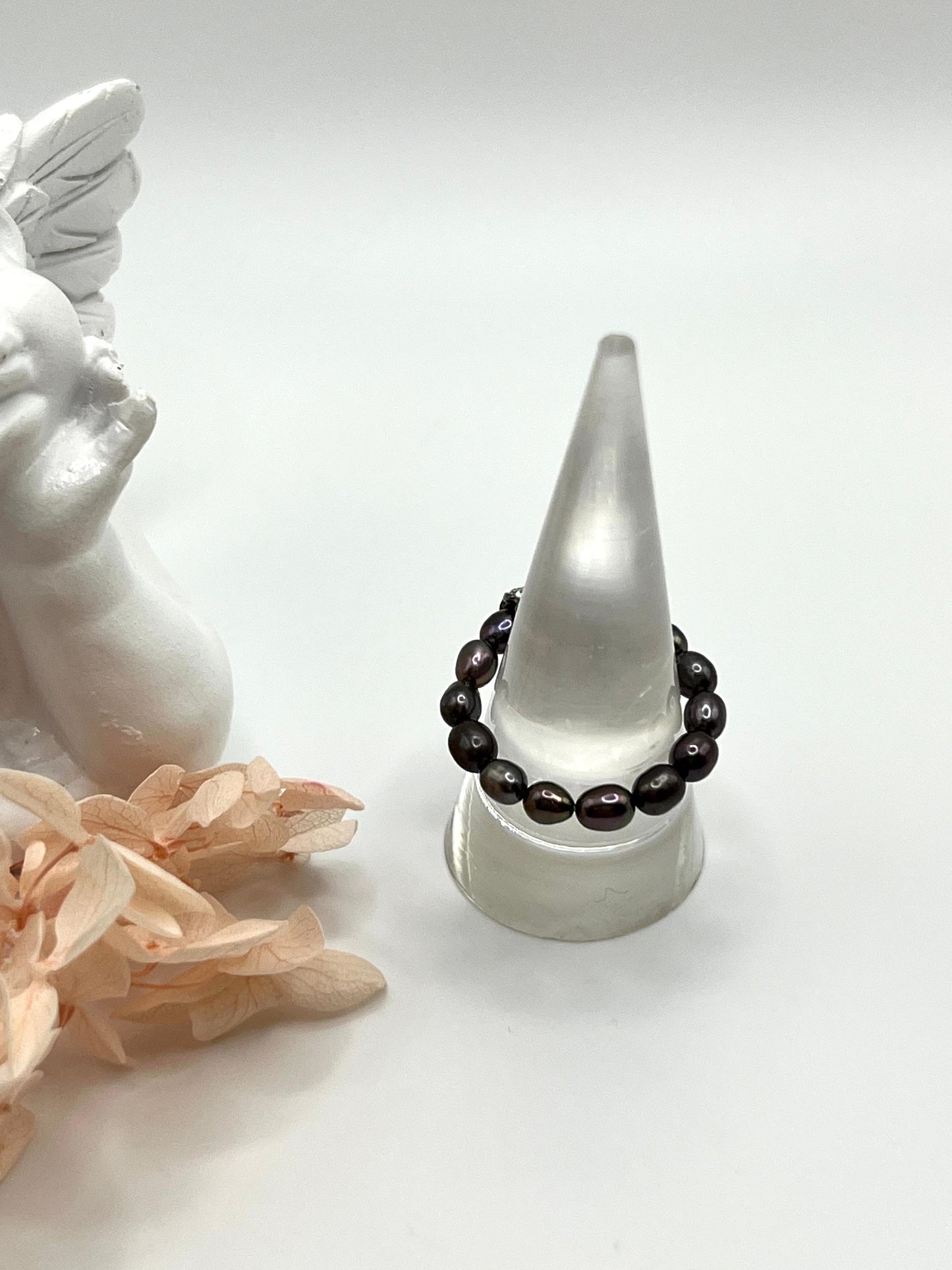 Perlenring mit Howlith, echte Süßwasserperlen