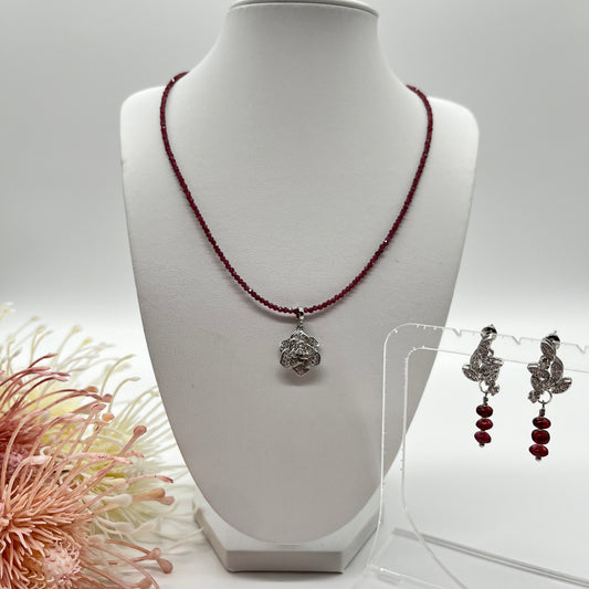 Edelstein Schmuckset mit Granat, stilvolles Collier und Ohrringe