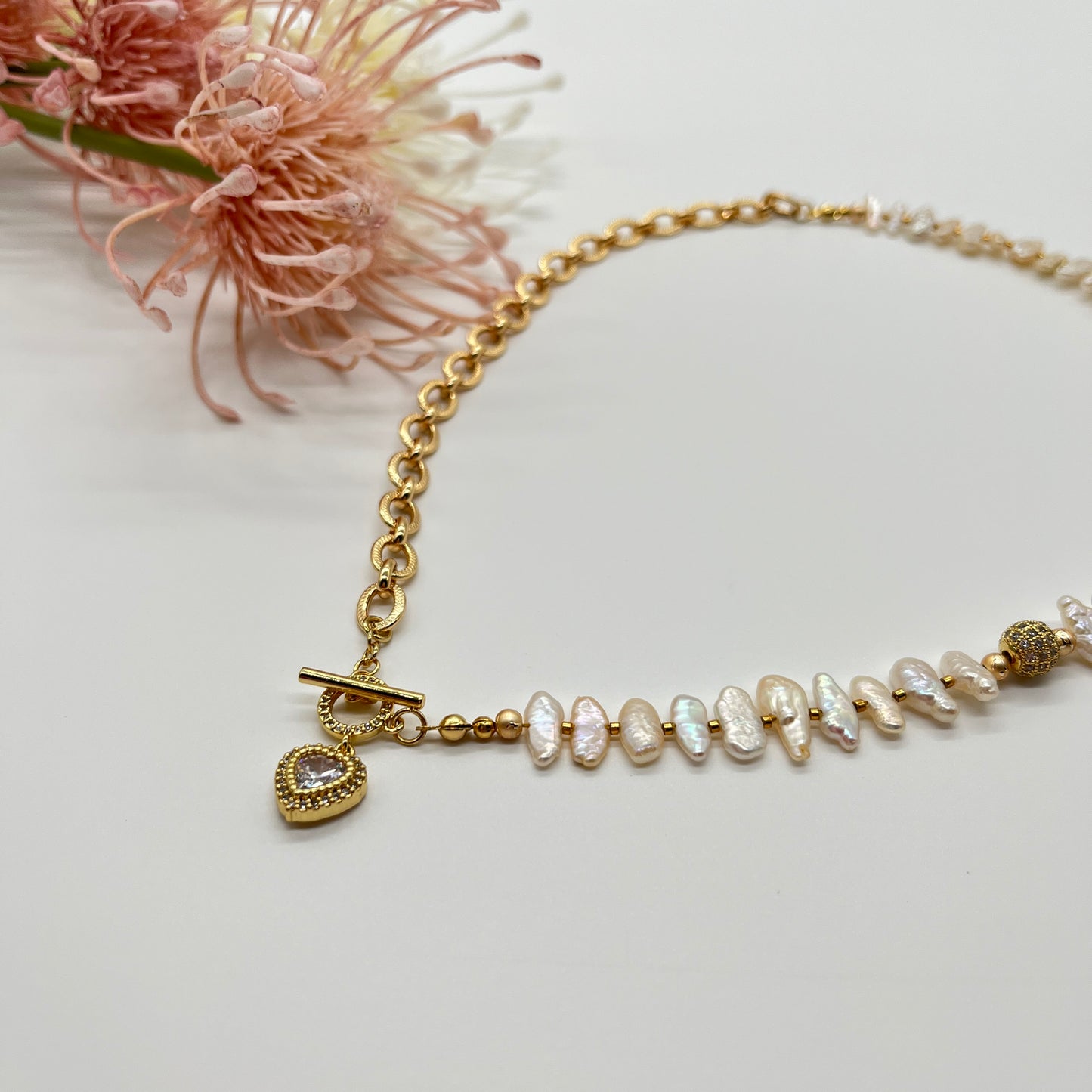 Handgefertigtes Collier mit Biwa Perlen