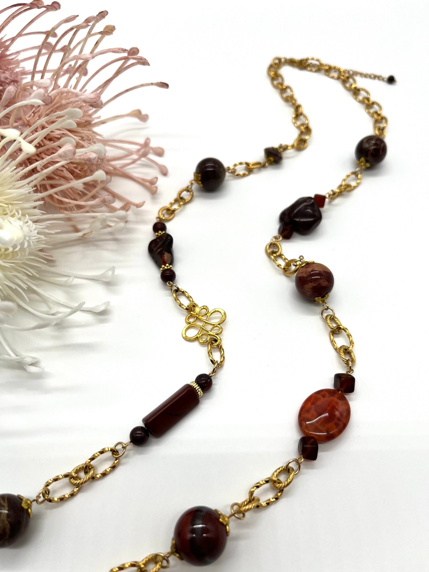 Roter Jaspis und Achat, elegante Edelstein Kette