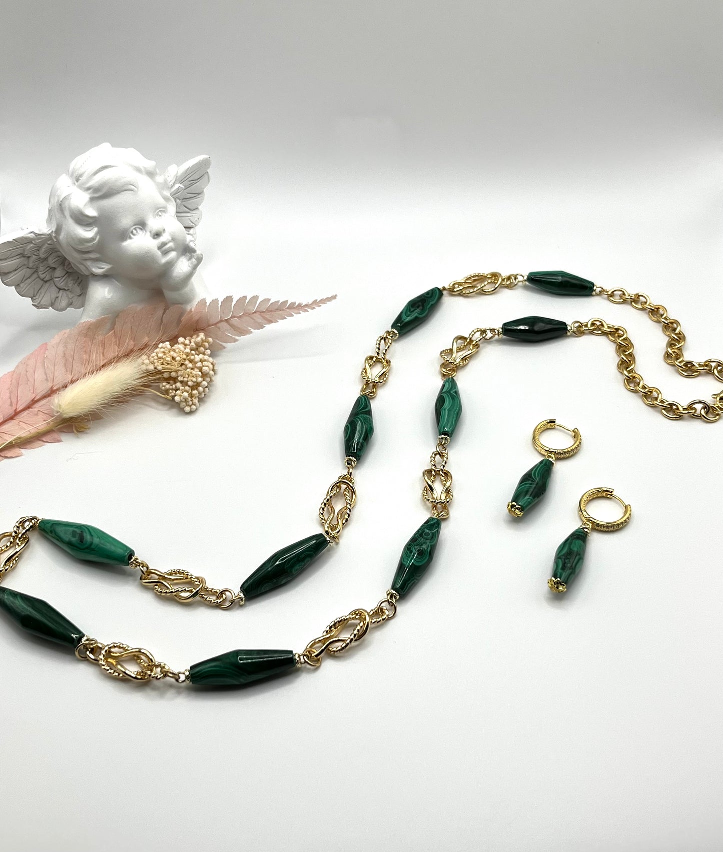 Eleganz in Grün – Schmuckset aus Malachit & Goldakzenten