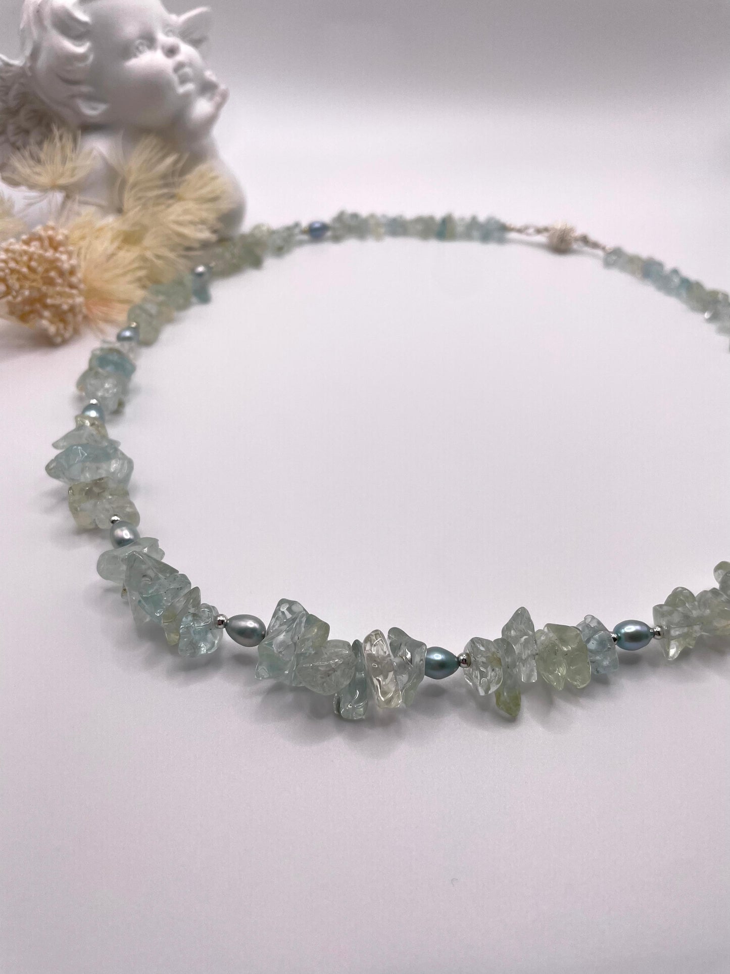 Aquamarin und Süßwasserperlen, zarte Edelstein Kette