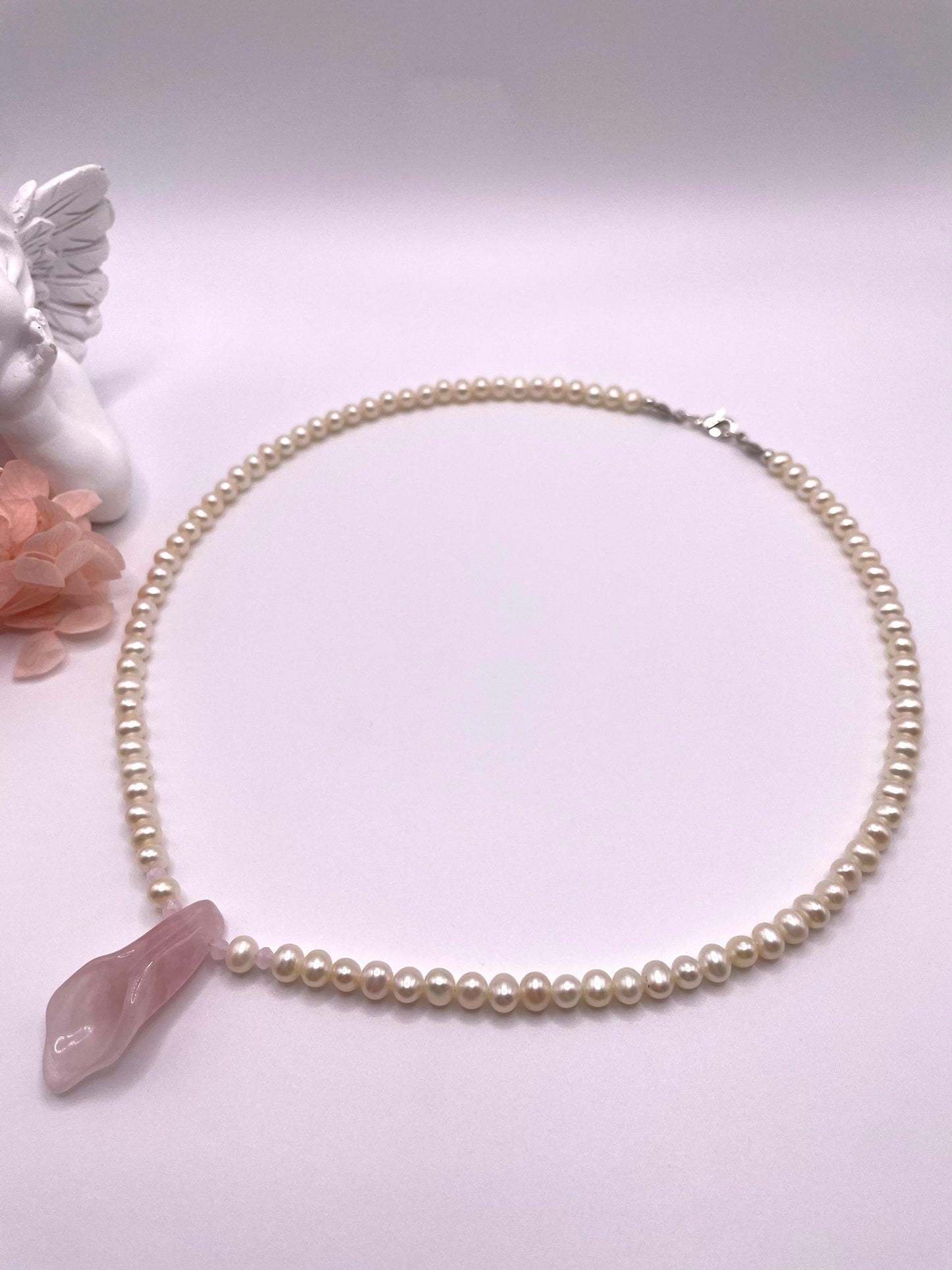 Süßwasserperlen mit Rosenquarz Blume, wunderschöne, zarte Kette