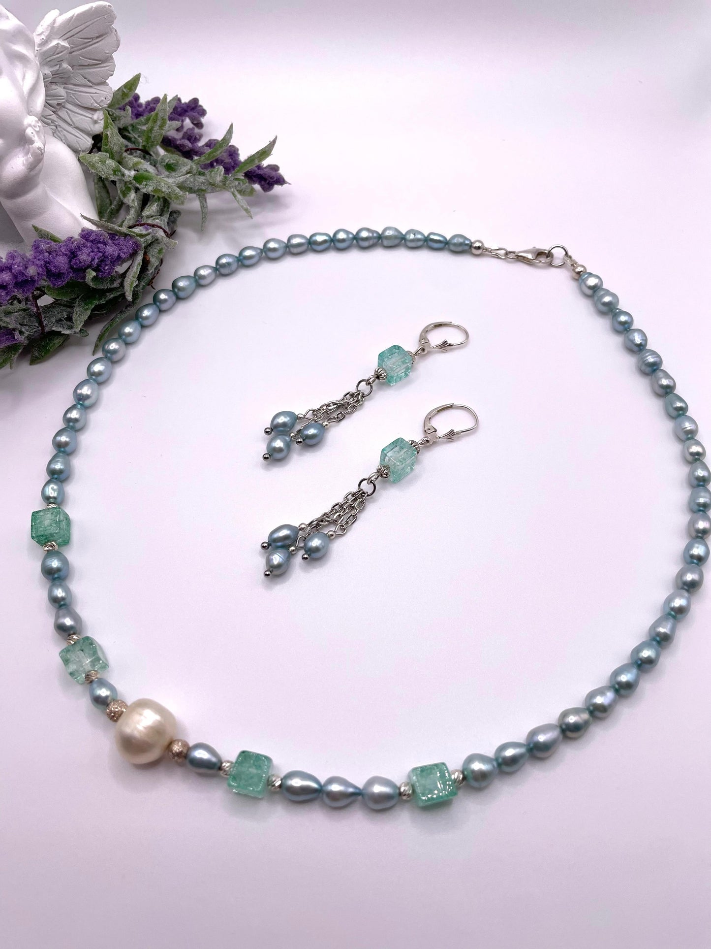 Süßwasserperlen, Schmuck-Set, Kette, Ohrringe im zarten mint