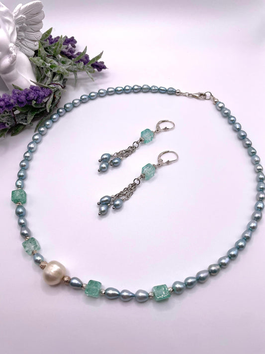 Süßwasserperlen, Schmuck-Set, Kette, Ohrringe im zarten mint