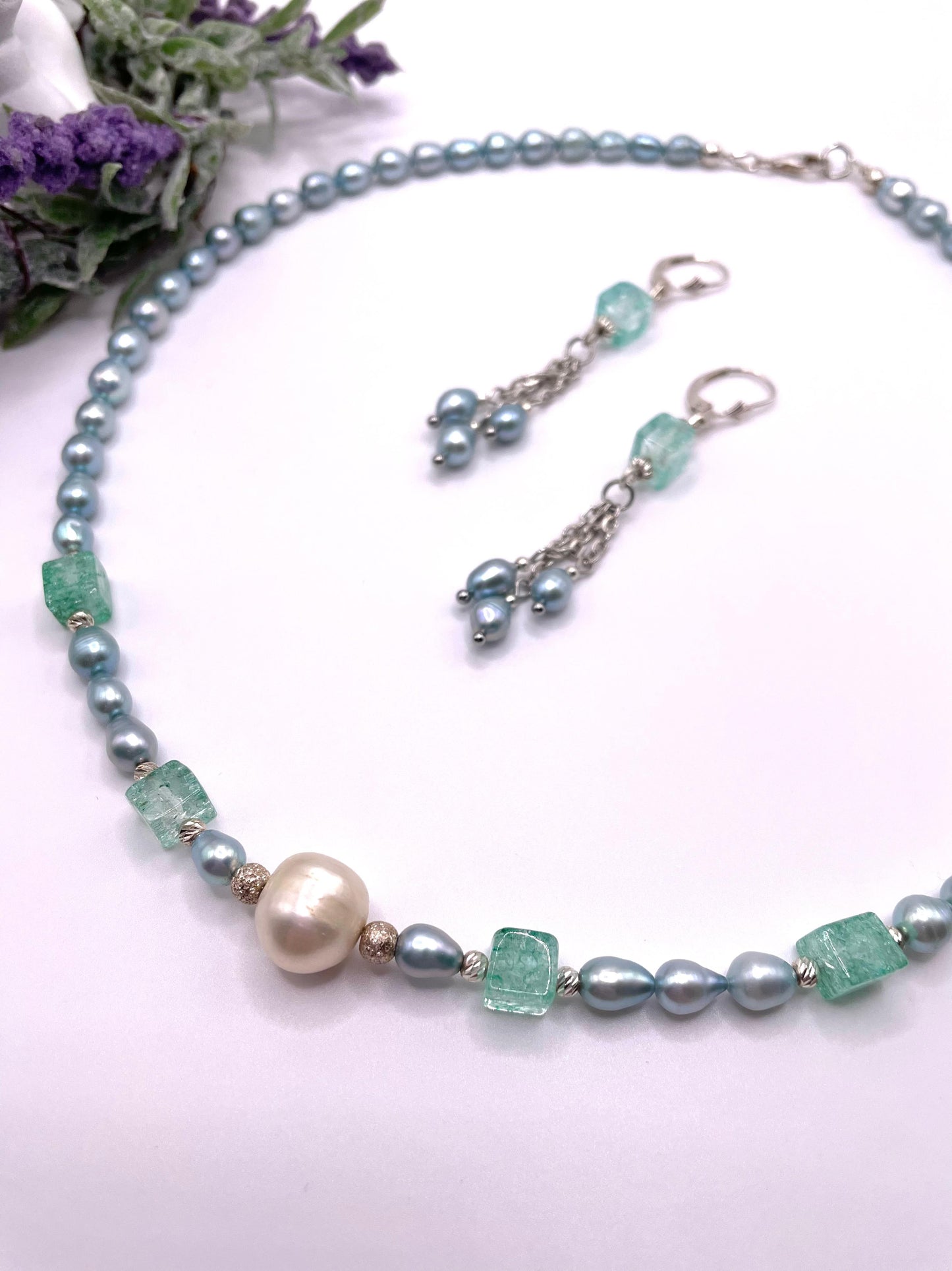 Süßwasserperlen, Schmuck-Set, Kette, Ohrringe im zarten mint