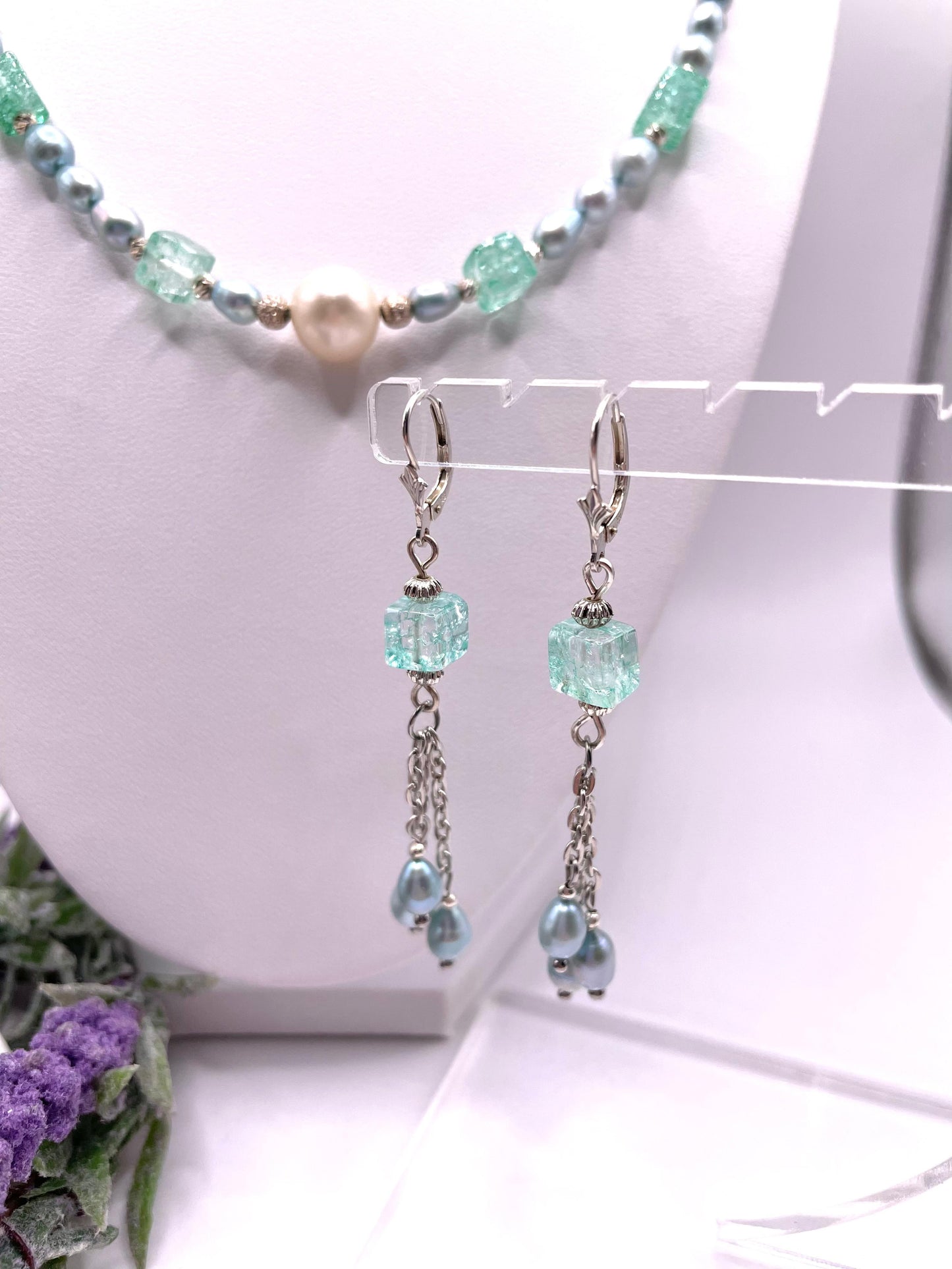 Süßwasserperlen, Schmuck-Set, Kette, Ohrringe im zarten mint
