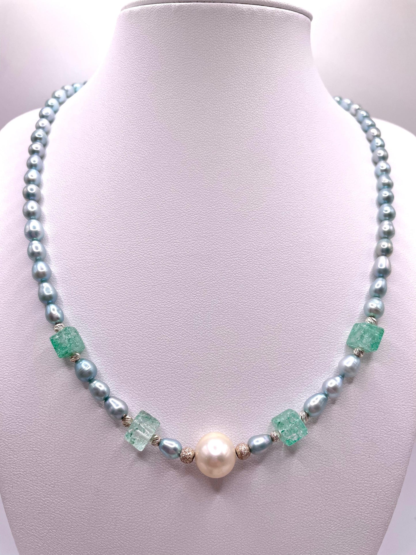 Süßwasserperlen, Schmuck-Set, Kette, Ohrringe im zarten mint