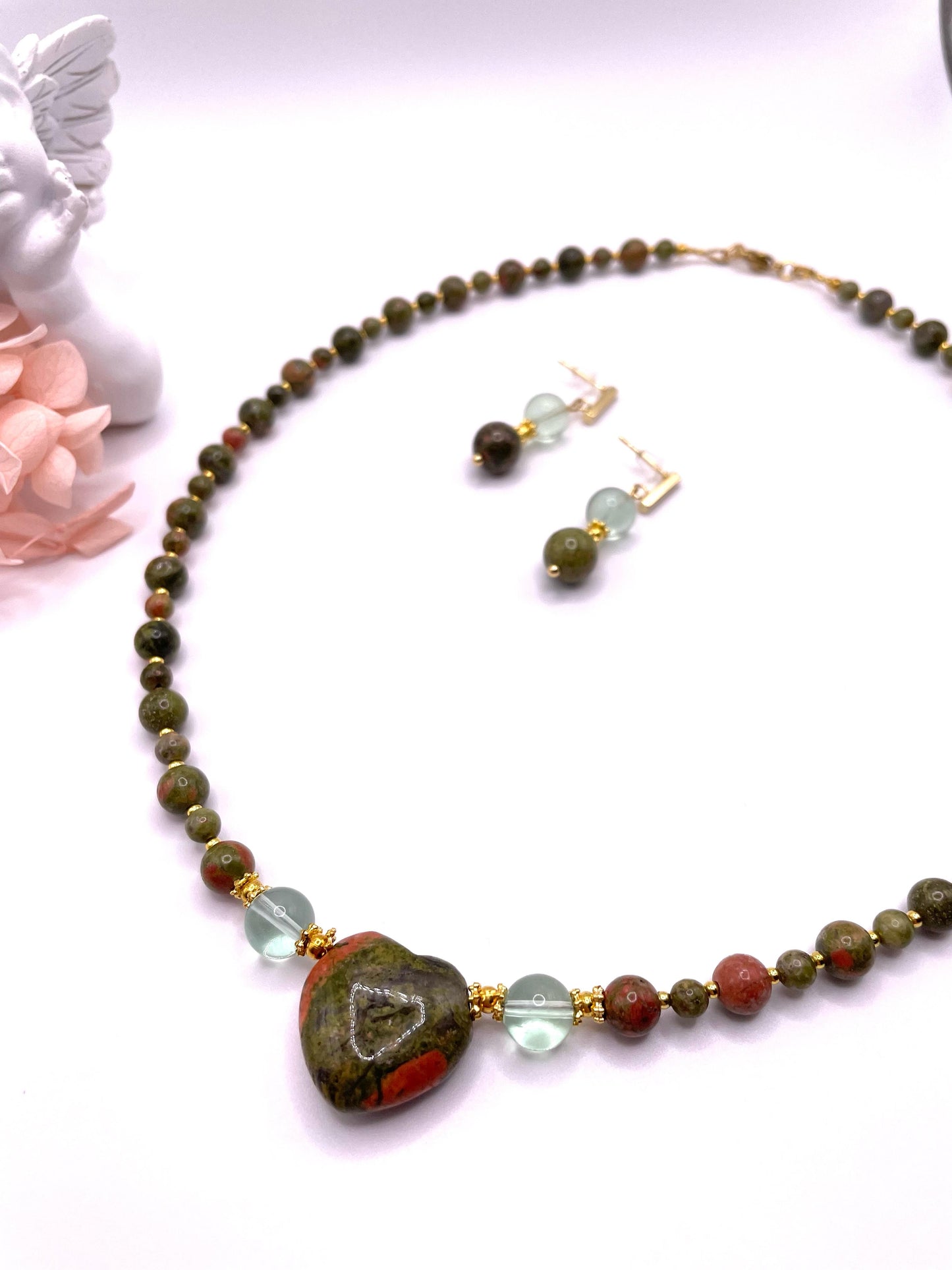 Unakit, Fluorit, Edelstein Schmuck-Set, Kette mit Herz-Anhänger, Ohrringe