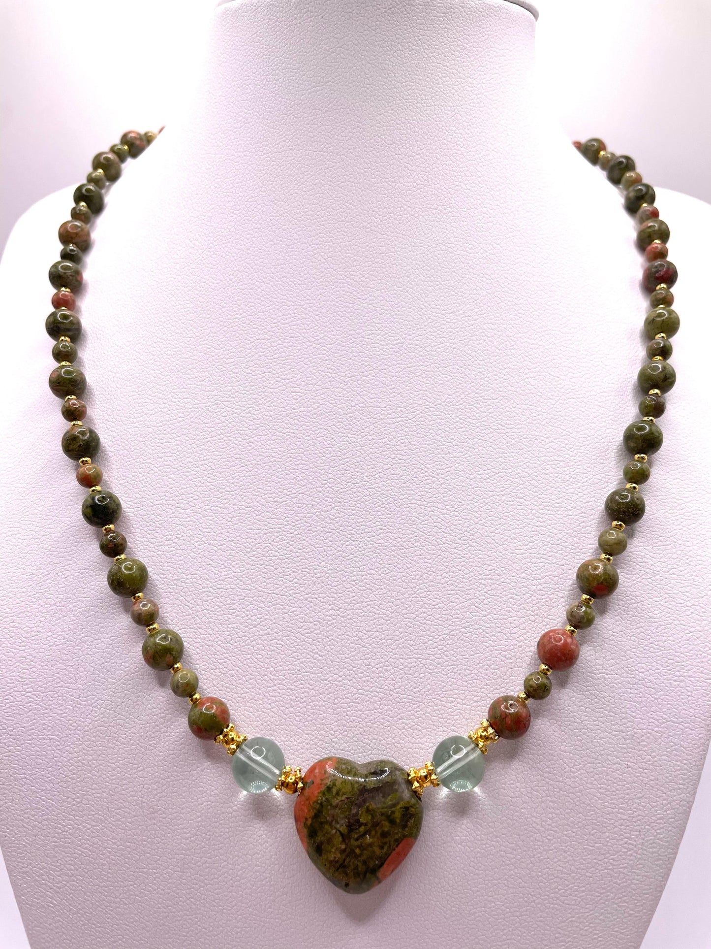 Unakit, Fluorit, Edelstein Schmuck-Set, Kette mit Herz-Anhänger, Ohrringe