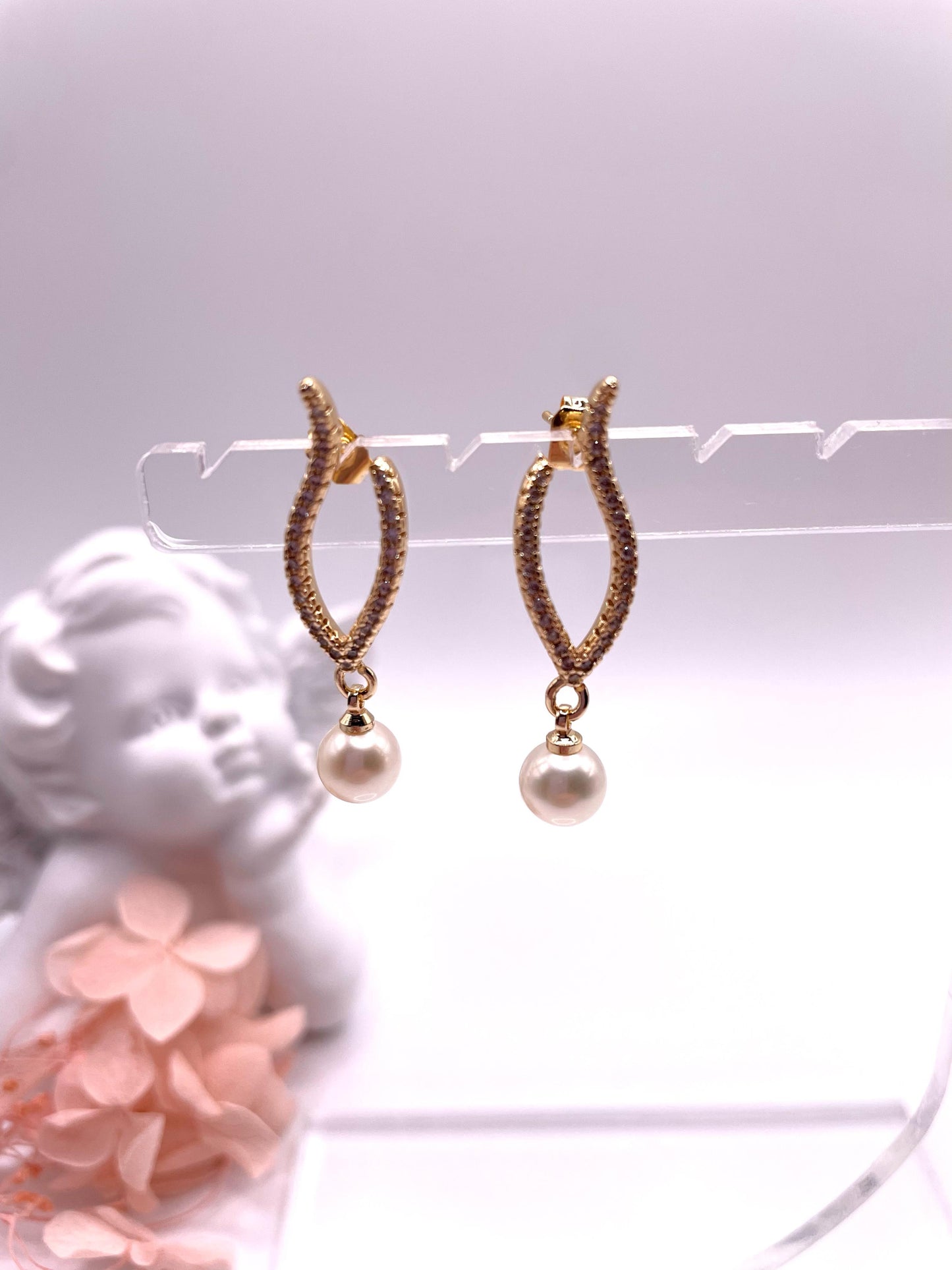 Elegante Ohrstecker mit Süßwasserperlen