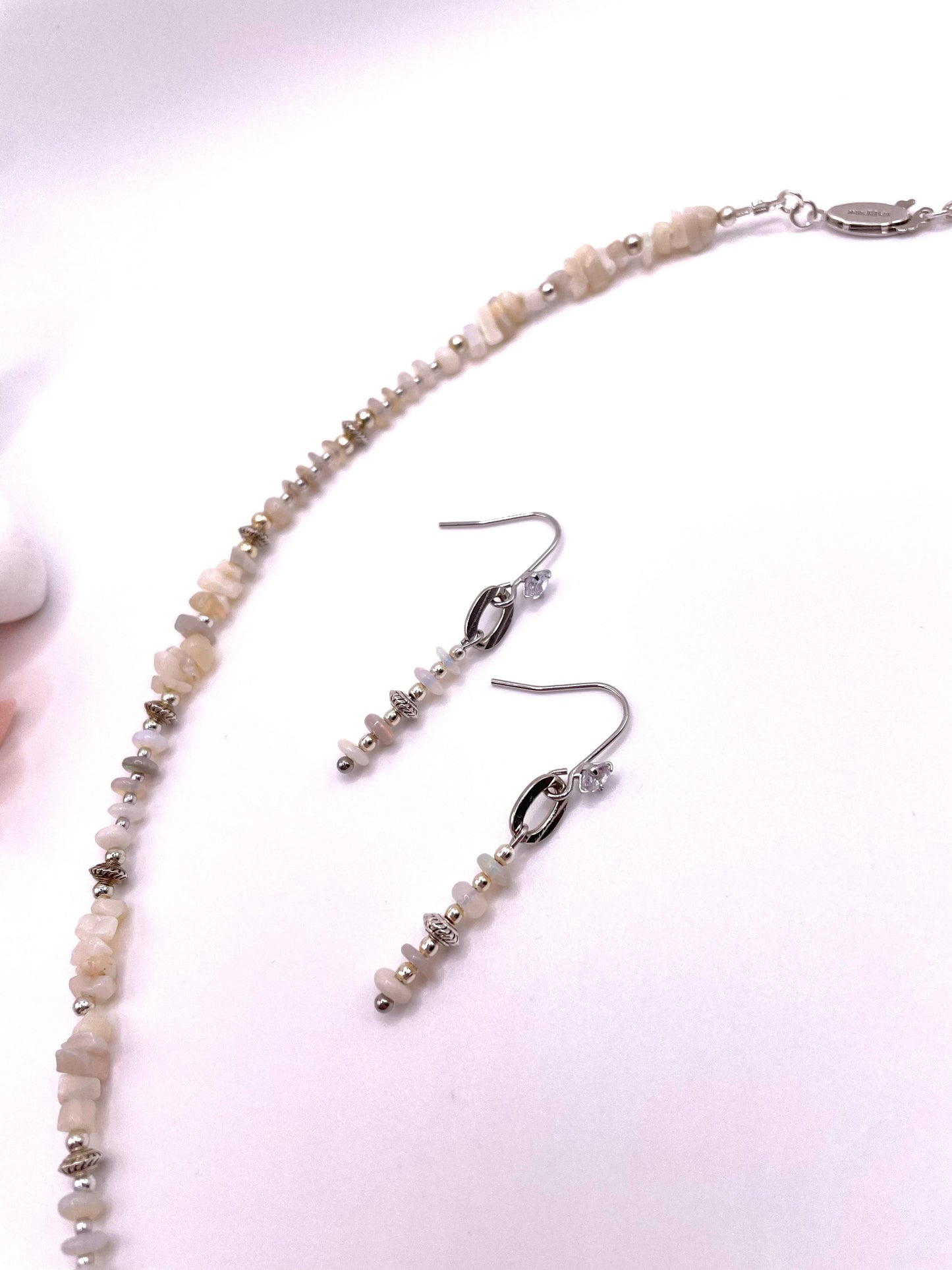 Mondstein, Anhänger mit weißer Jade, Schmuck-Set, Kette und Ohrringe