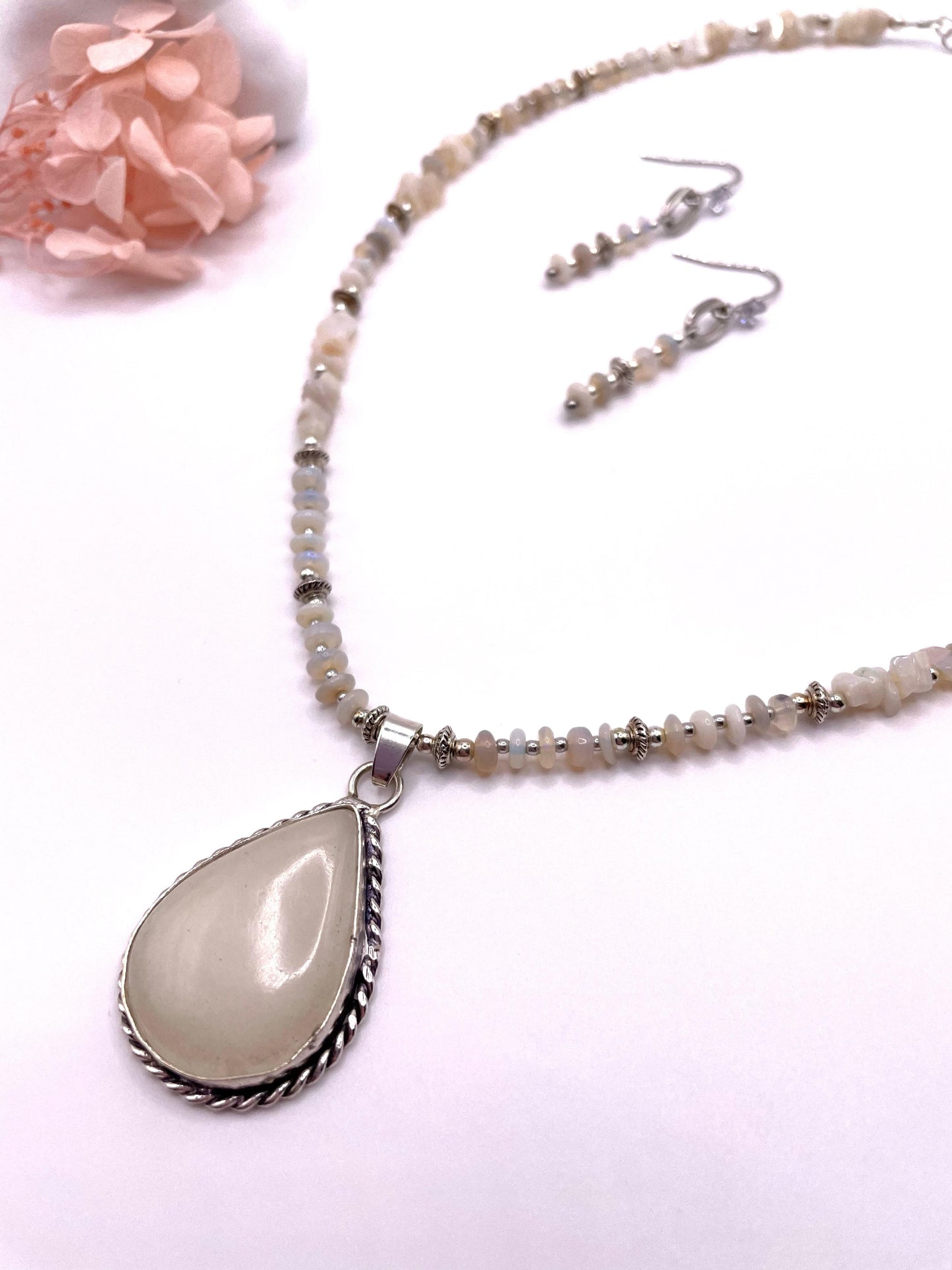 Mondstein, Anhänger mit weißer Jade, Schmuck-Set, Kette und Ohrringe