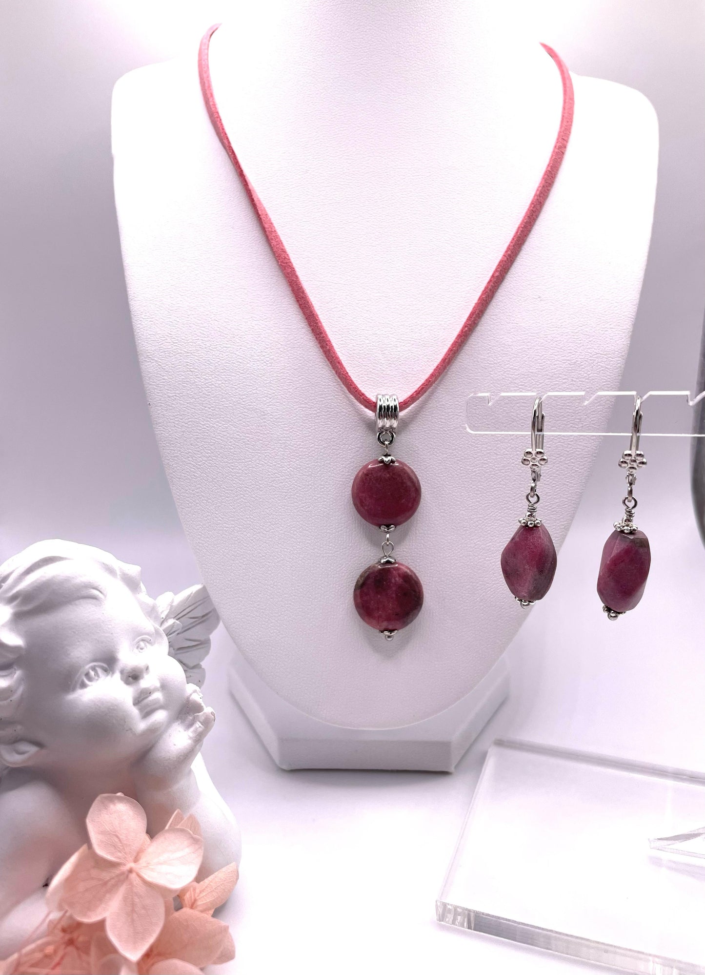 Schmuck-Set mit Rhodonit auf Lederband