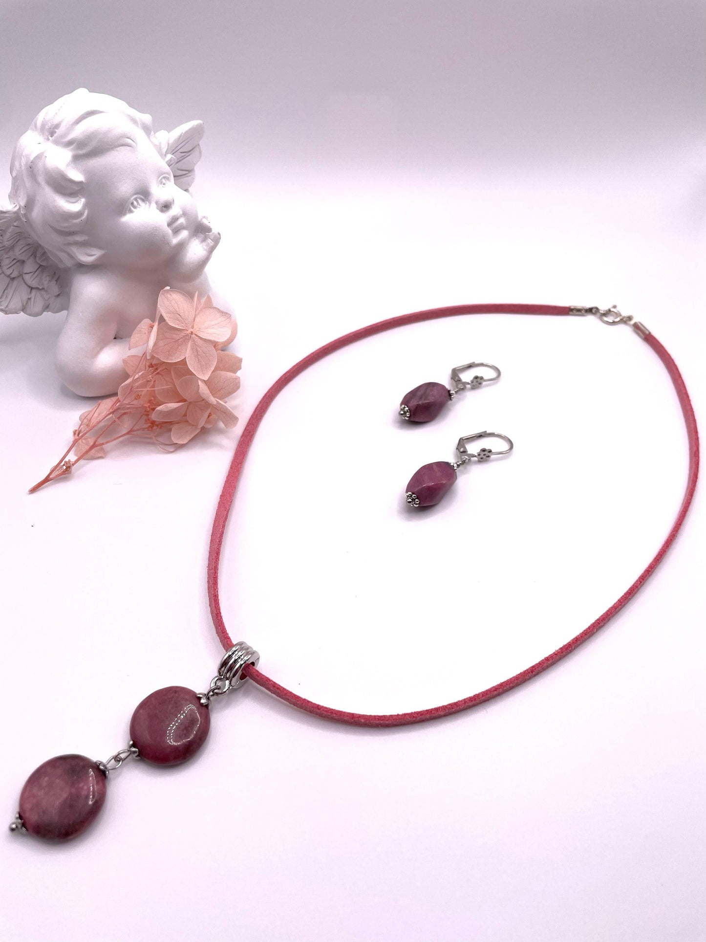 Schmuck-Set mit Rhodonit auf Lederband