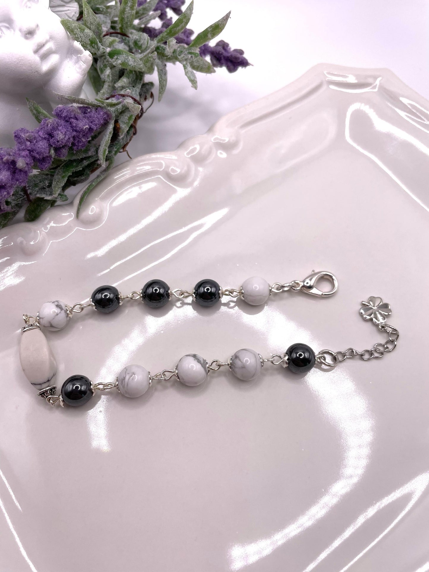 Hämatit, Howlith, Armband für mehr Erdung und Schutz