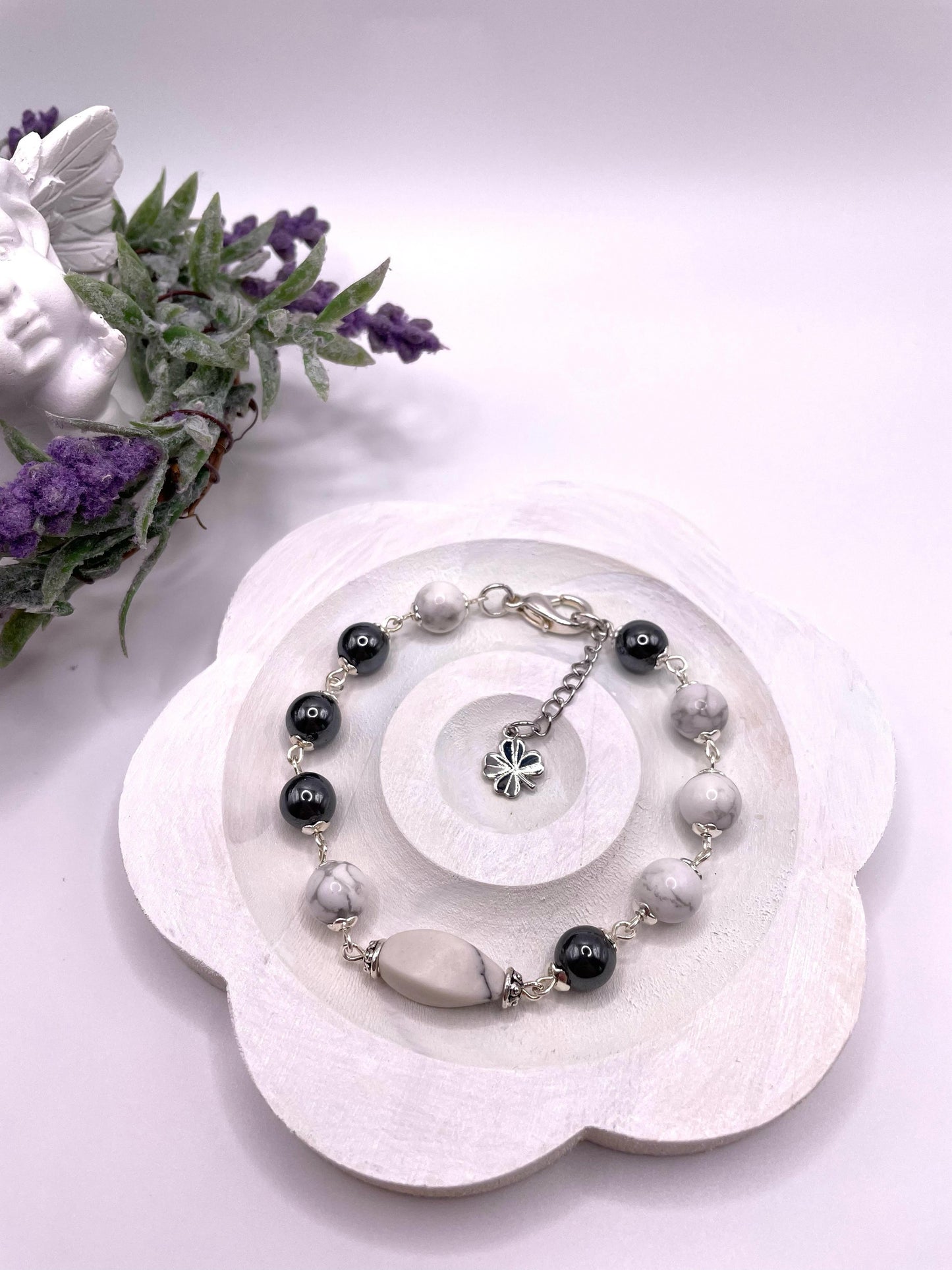 Hämatit, Howlith, Armband für mehr Erdung und Schutz