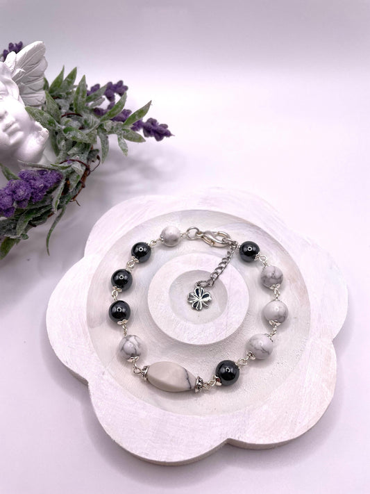 Hämatit, Howlith, Armband für mehr Erdung und Schutz