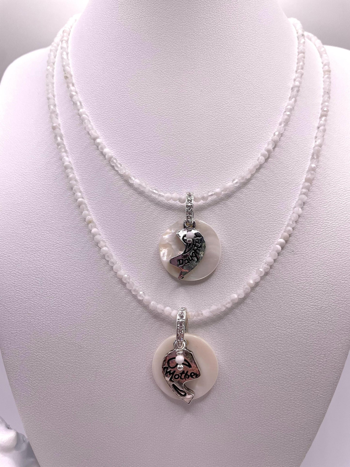 Mondstein, zwei Edelsteinketten für Mutter und Tochter