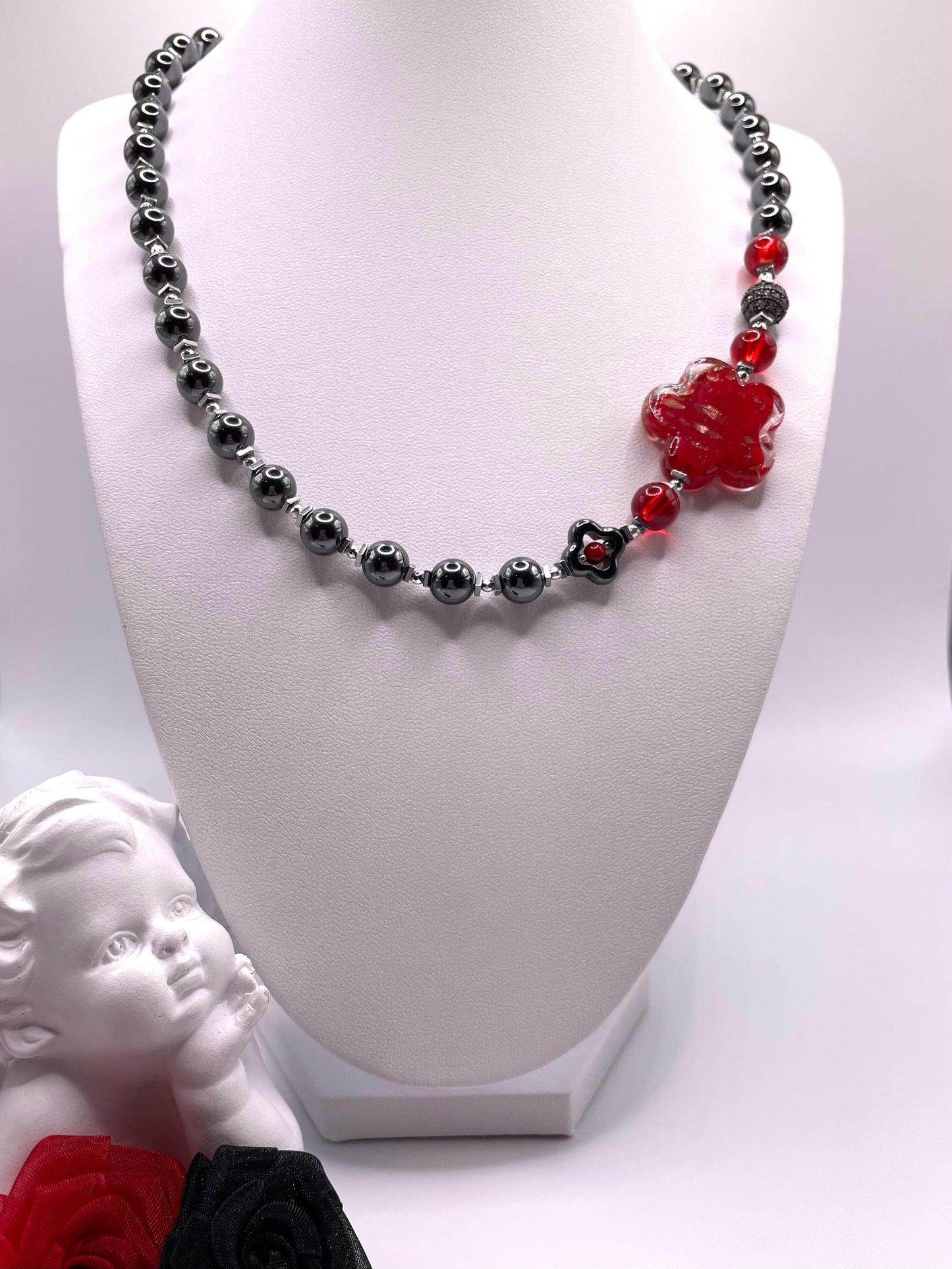 Hämatit Kette mit Lampwork Blüte