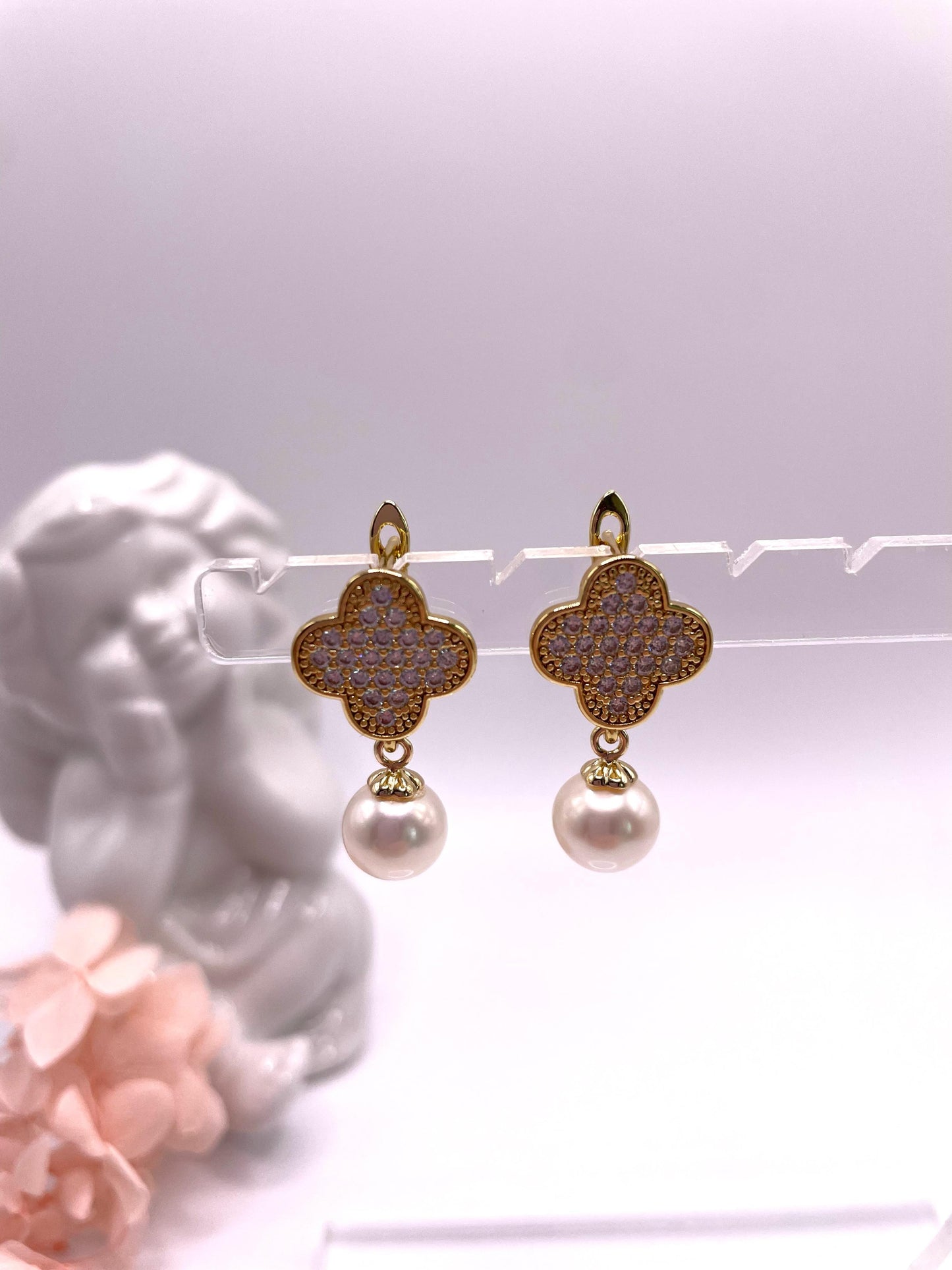 Wunderschöne, elegante Ohrringe mit echten Süßwasserperlen