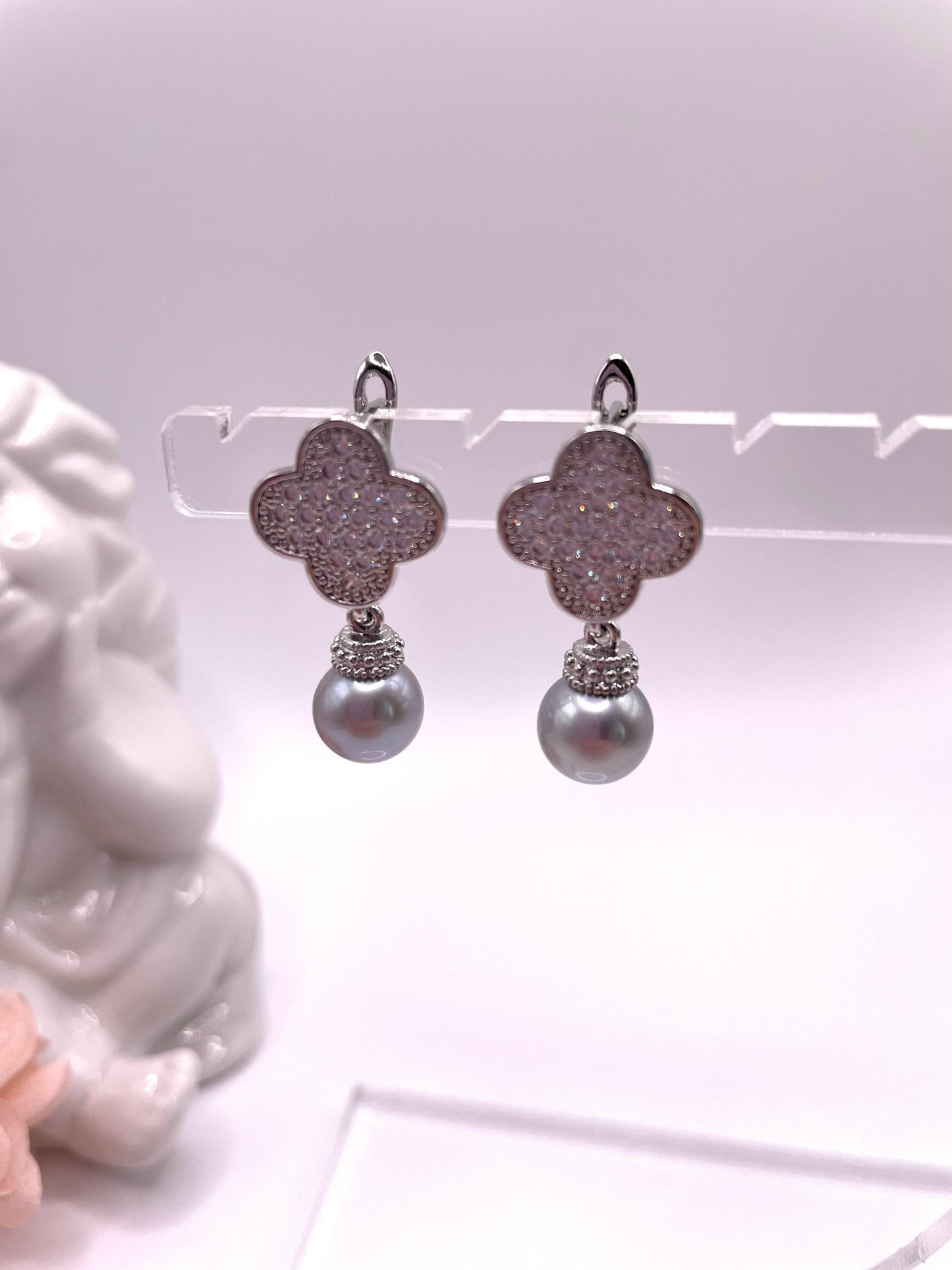 Elegante Ohrringe in angesagter Kleeblatt Form mit Süßwasserperlen