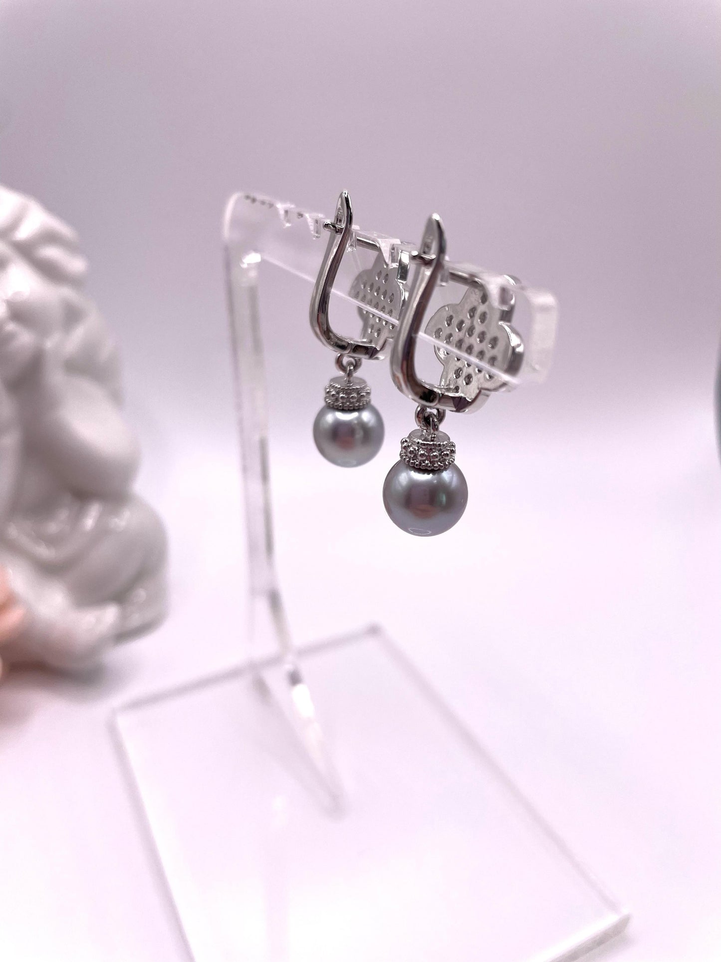 Elegante Ohrringe in angesagter Kleeblatt Form mit Süßwasserperlen