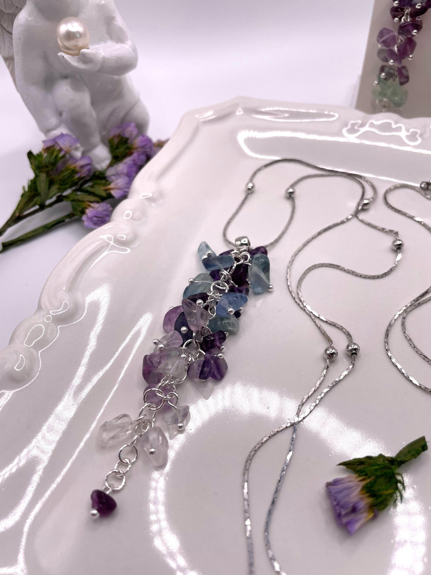 Wunderschönes Schmuck-Set mit Fluorit, Kette mit Anhänger und Ohrringe