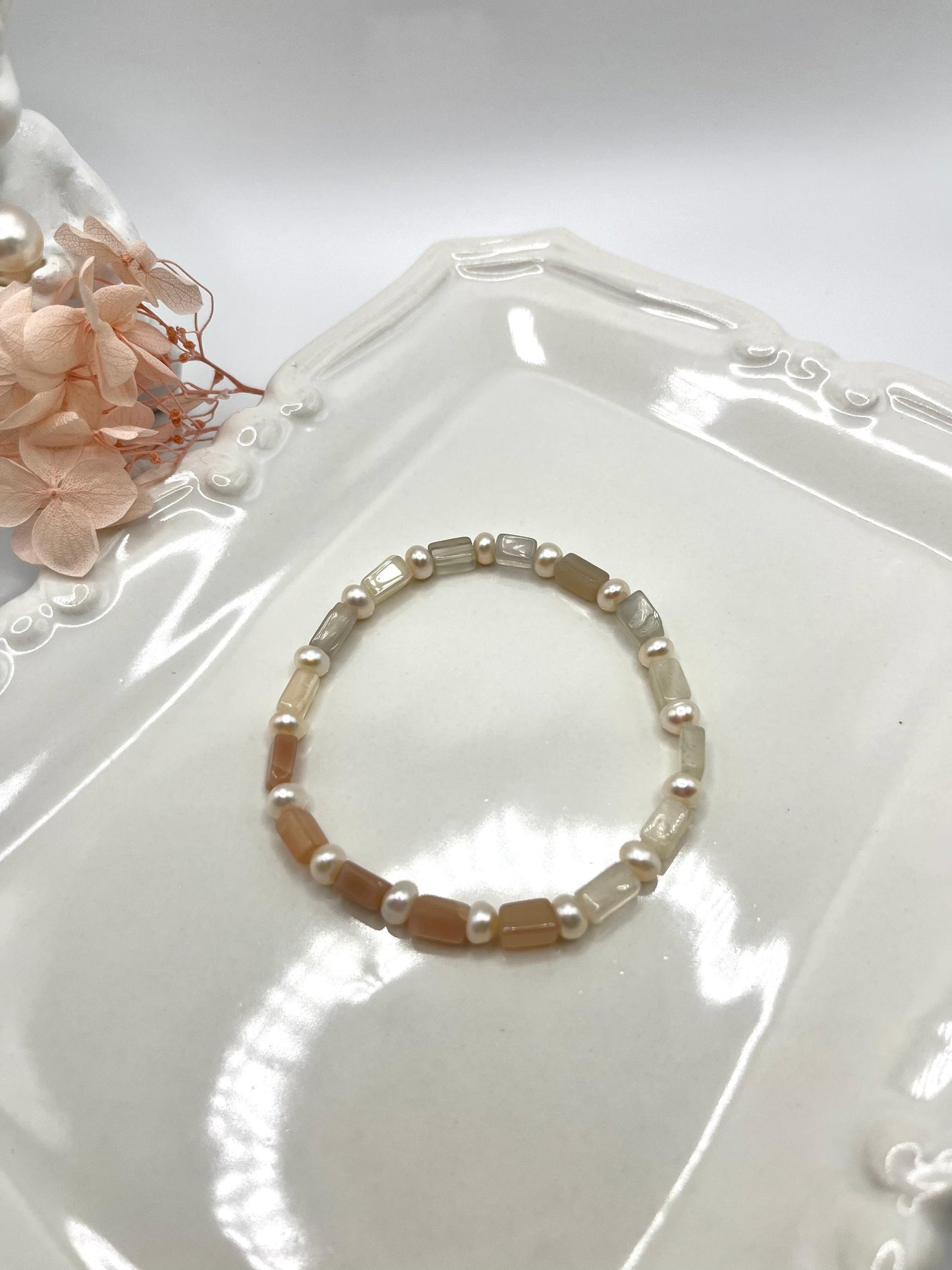 Perlenarmband mit Mondstein