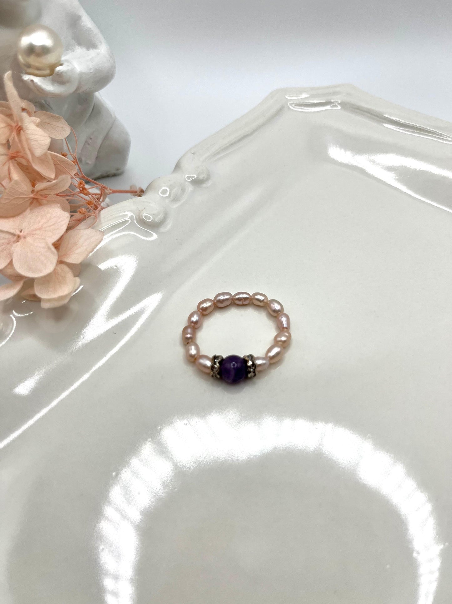 Perlenring mit Amethyst