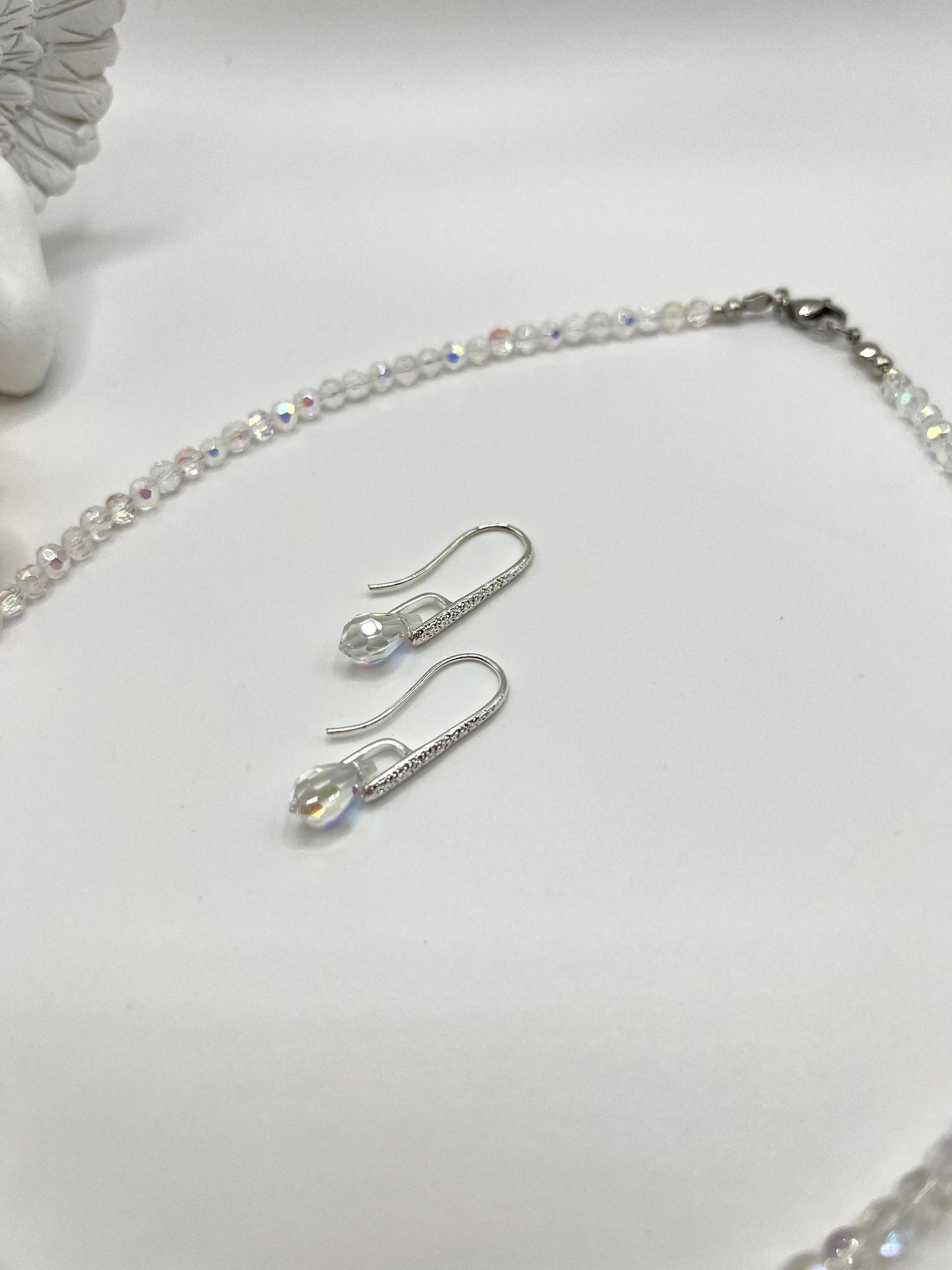 Carina, Schmuckset mit Glasperlen und Swarovski-Anhänger in Aurora Borealis Style