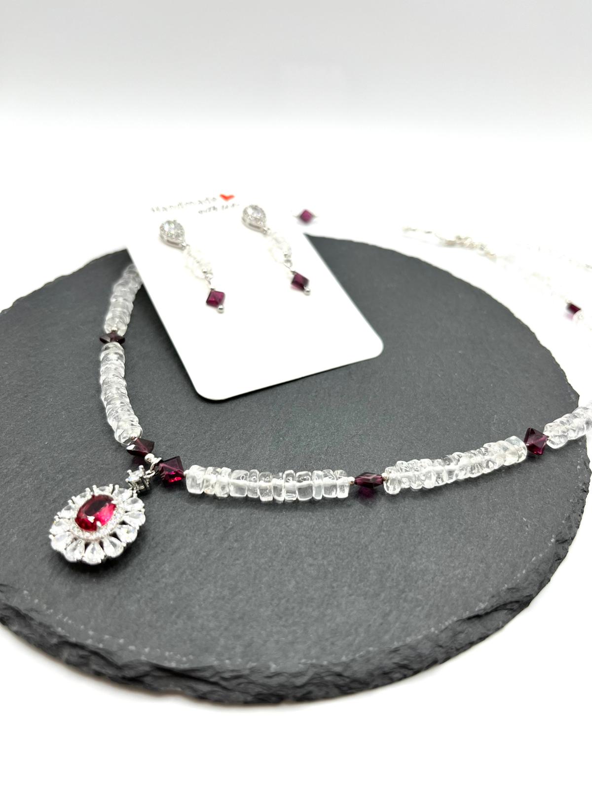 Schmuckset aus Bergkristall & Granat mit funkelndem Anhänger