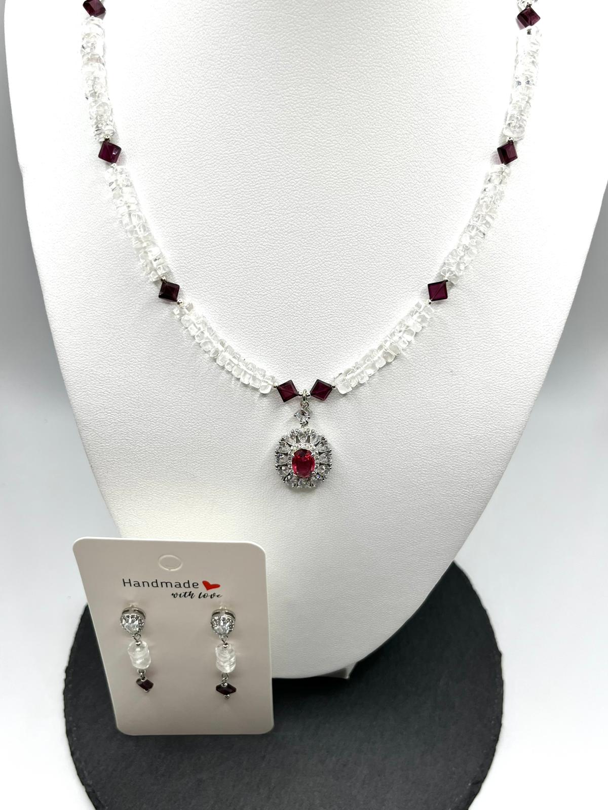 Schmuckset aus Bergkristall & Granat mit funkelndem Anhänger