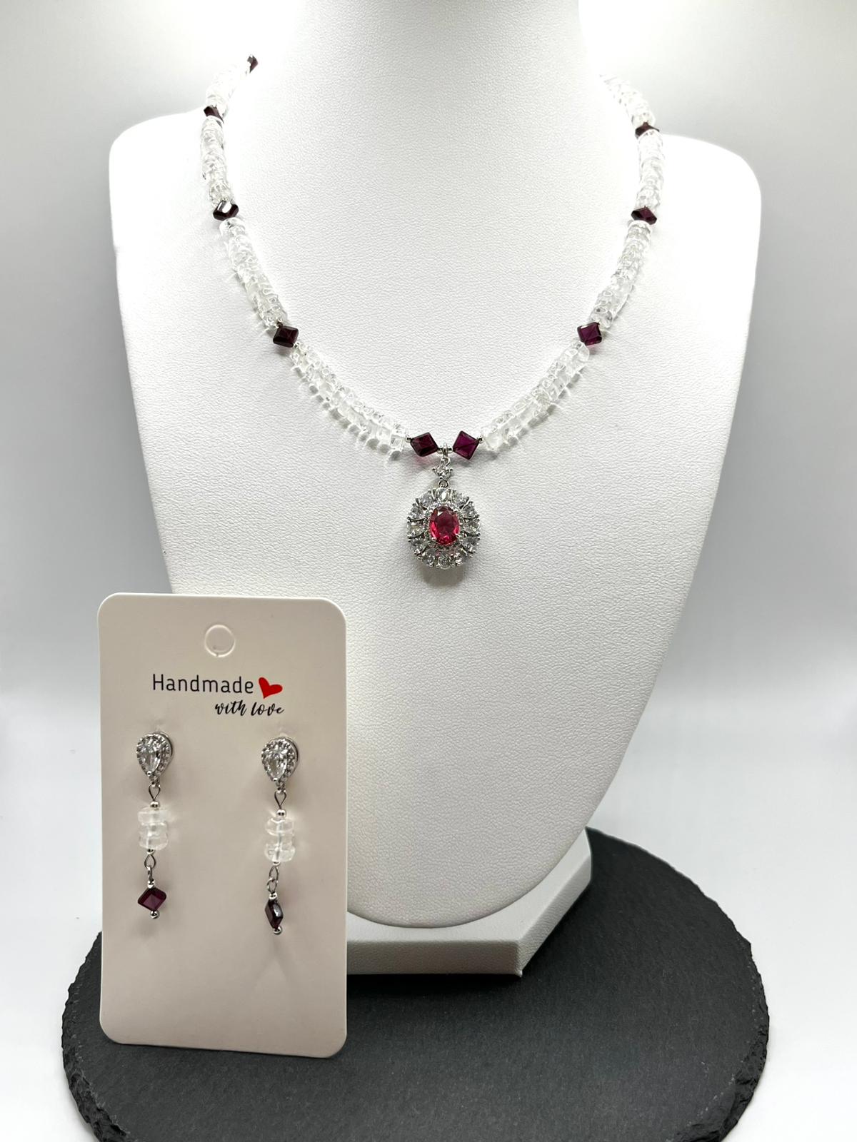 Schmuckset aus Bergkristall & Granat mit funkelndem Anhänger