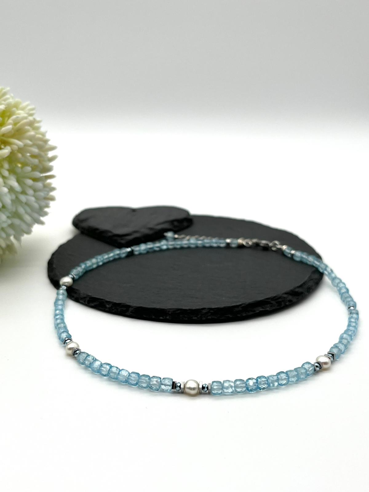 Edelsteinkette, Blauer Topas, Süßwasserperlen, Hämatit