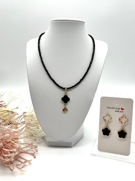 Edelsteine Schmuckset mit Turmalin Schörl, Kleeblatt Variation in gold