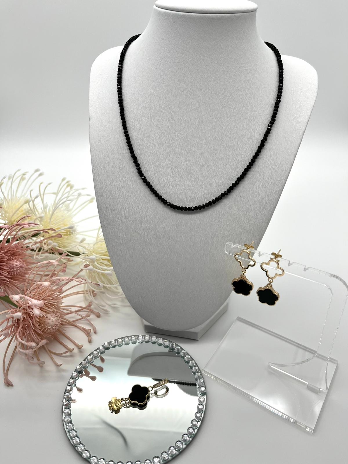 Edelsteine Schmuckset mit Turmalin Schörl, Kleeblatt Variation in gold