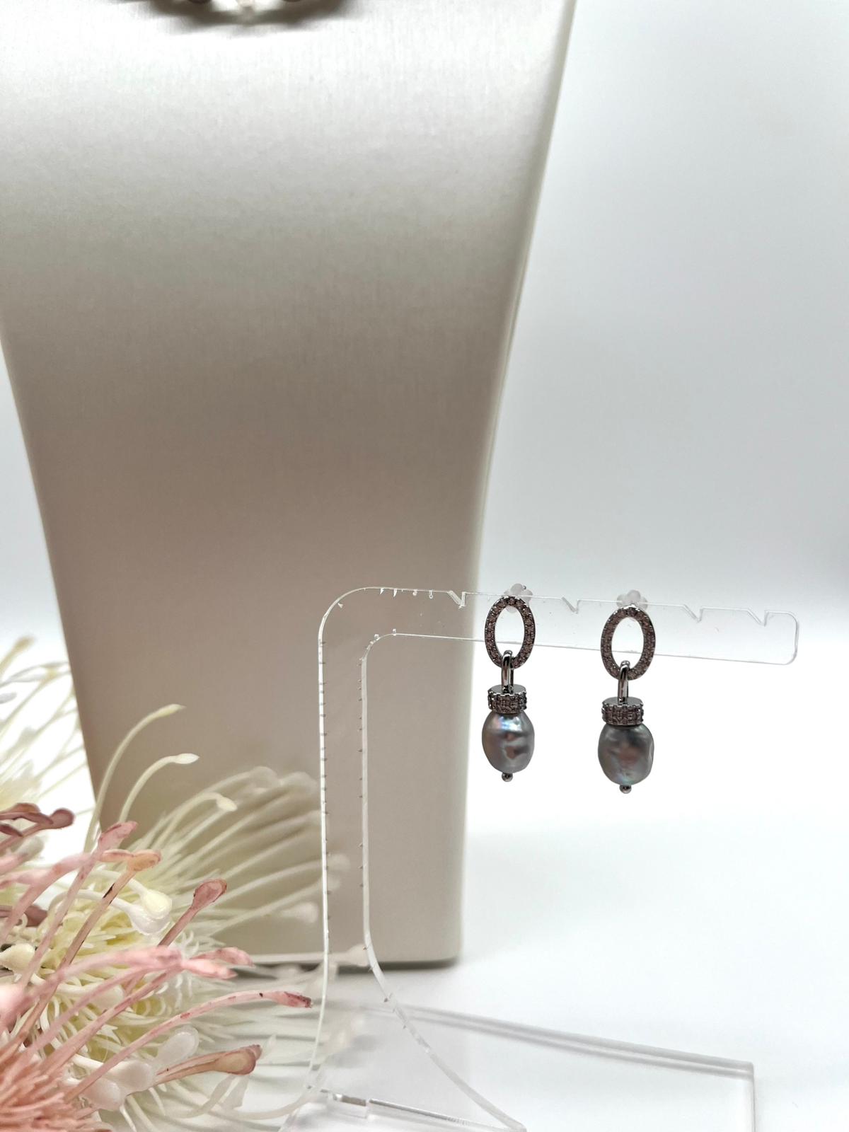 ✨ Elegantes Schmuckset mit grau schimmernden Barockperlen und Mondstein ✨