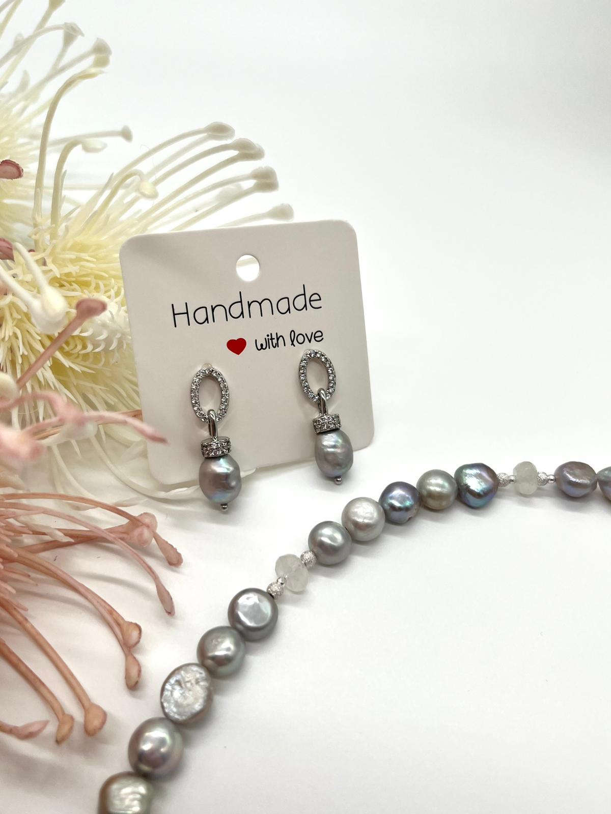 ✨ Elegantes Schmuckset mit grau schimmernden Barockperlen und Mondstein ✨