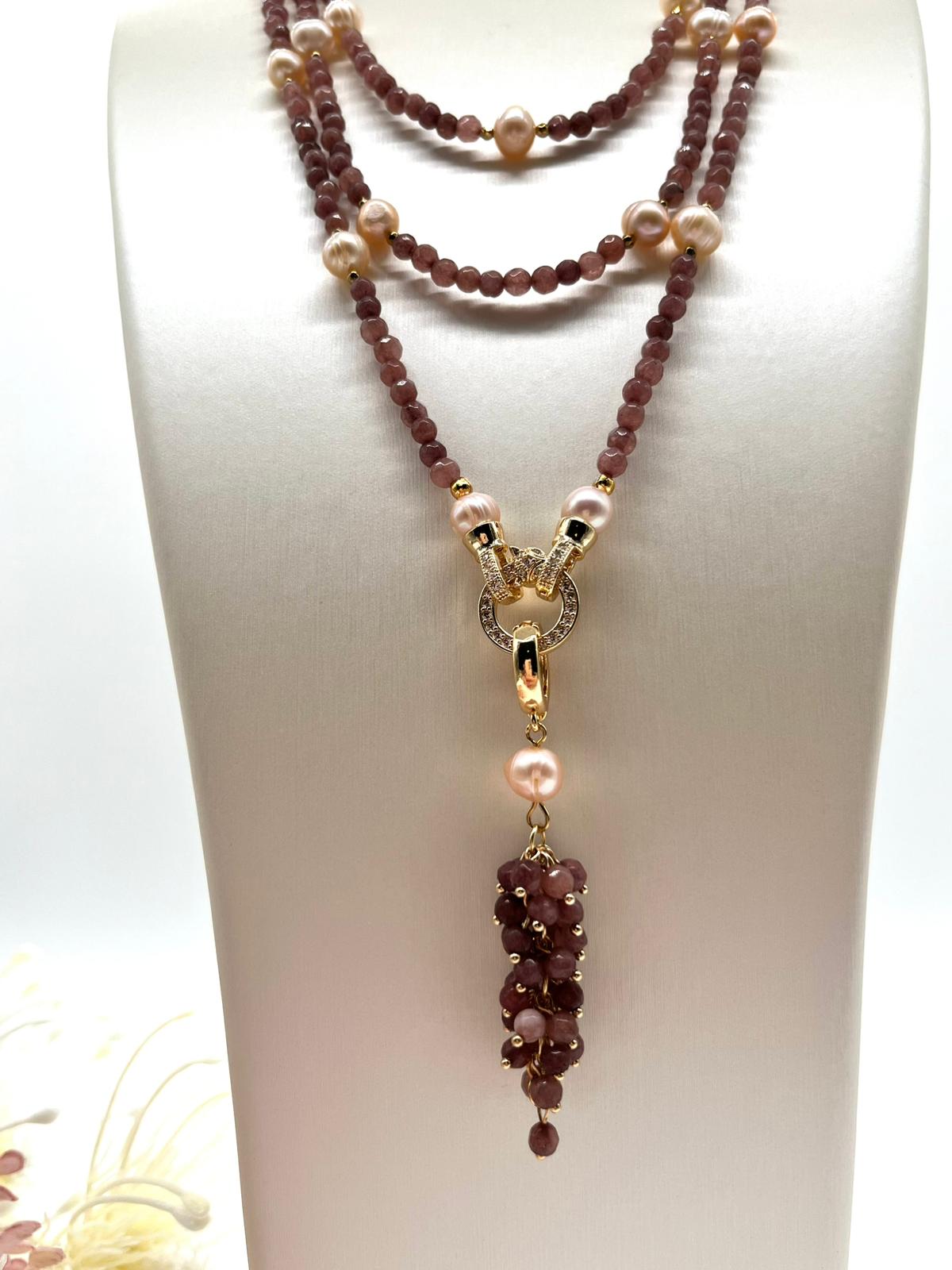 Mehrreihiges Collier im sanften Altrosa mit echten Perlen