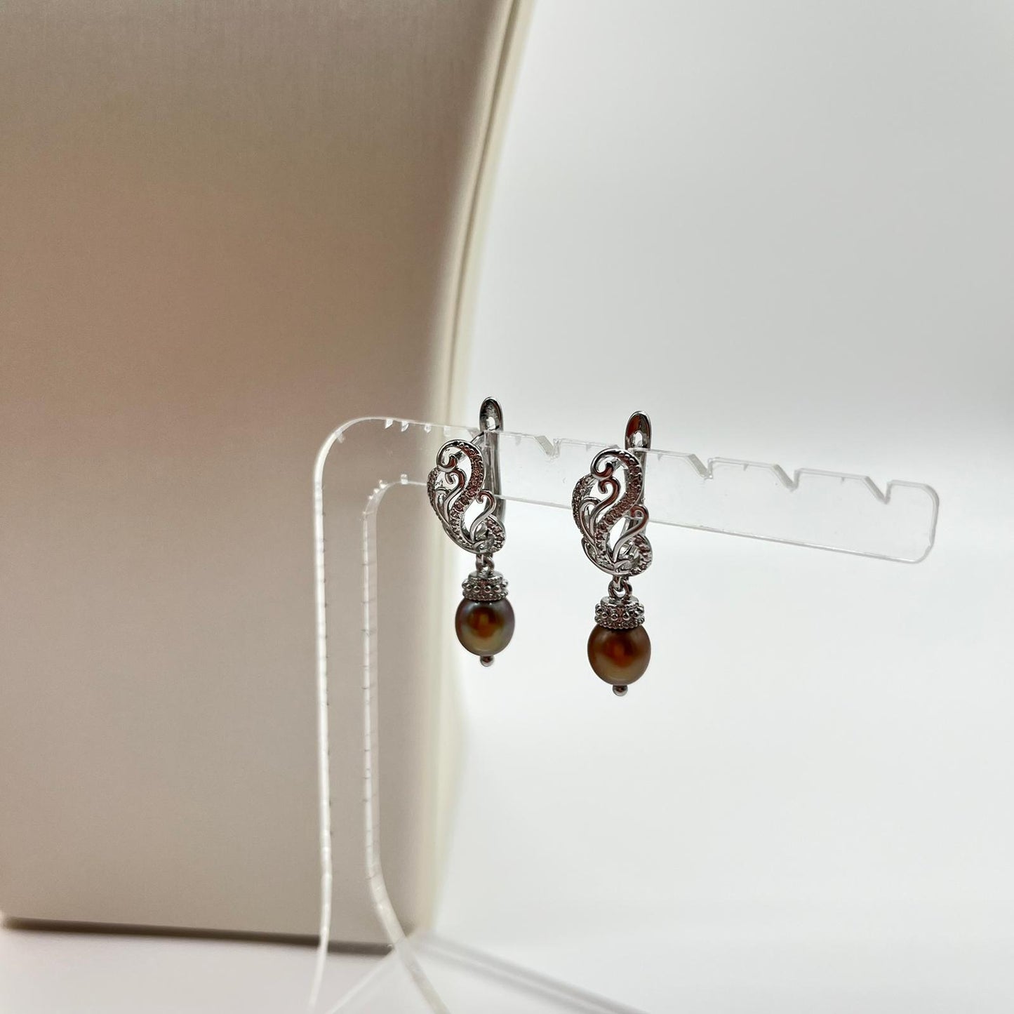 Schmuckset, Perlenkette in schimmernden Pfauentönen, handgeknotet