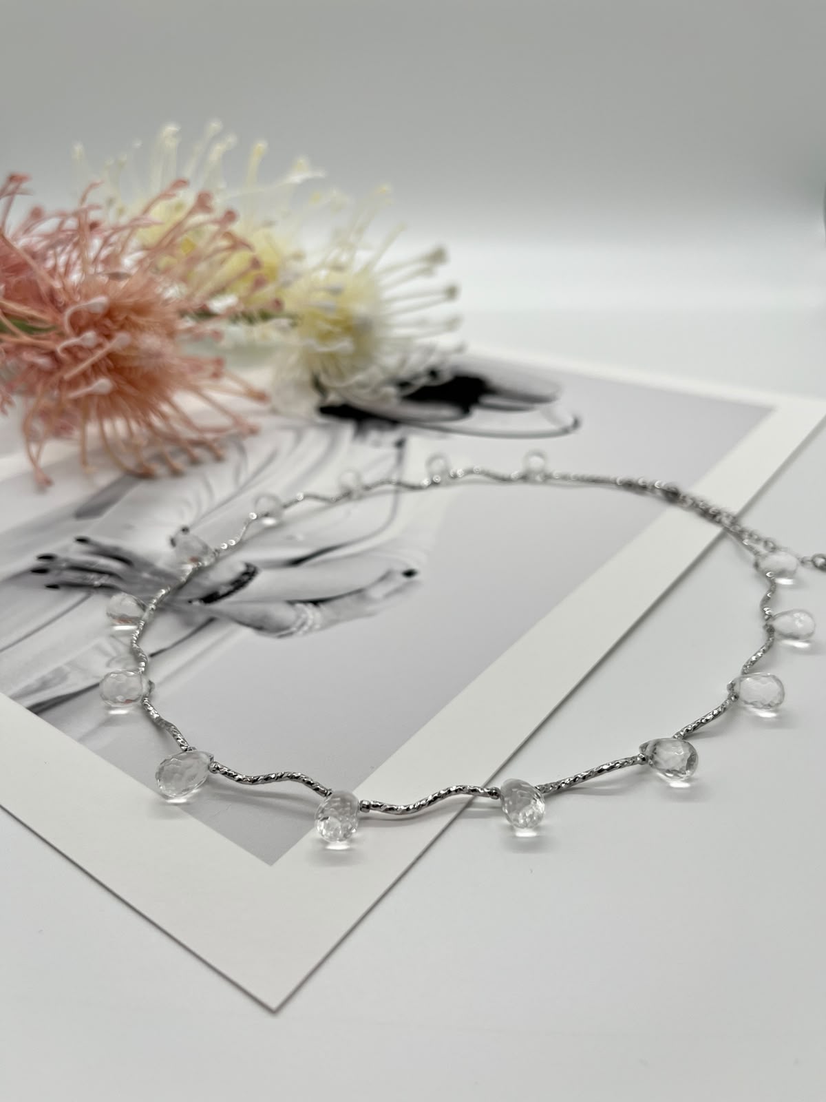 Bergkristall-Collier mit facettierten Brioletten Perlen | Handgefertigte Eleganz