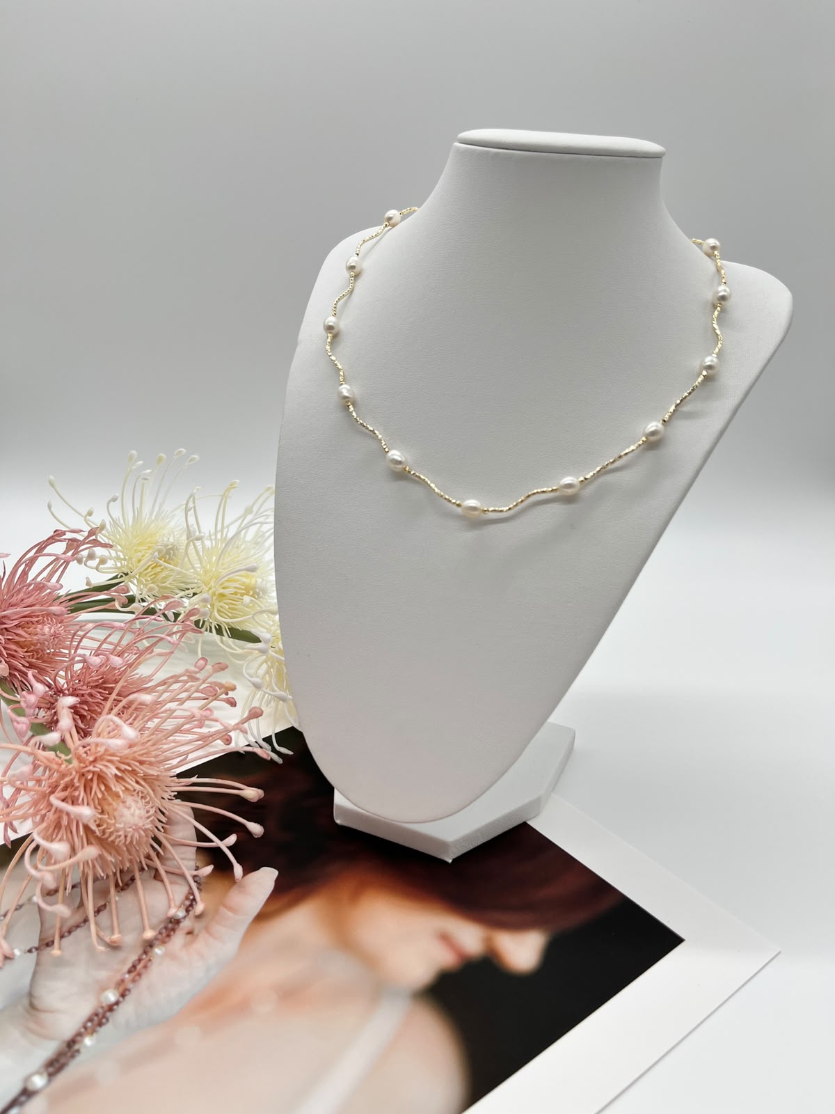 Collier „Perlenwelle“ in Gold mit echten Süßwasserperlen
