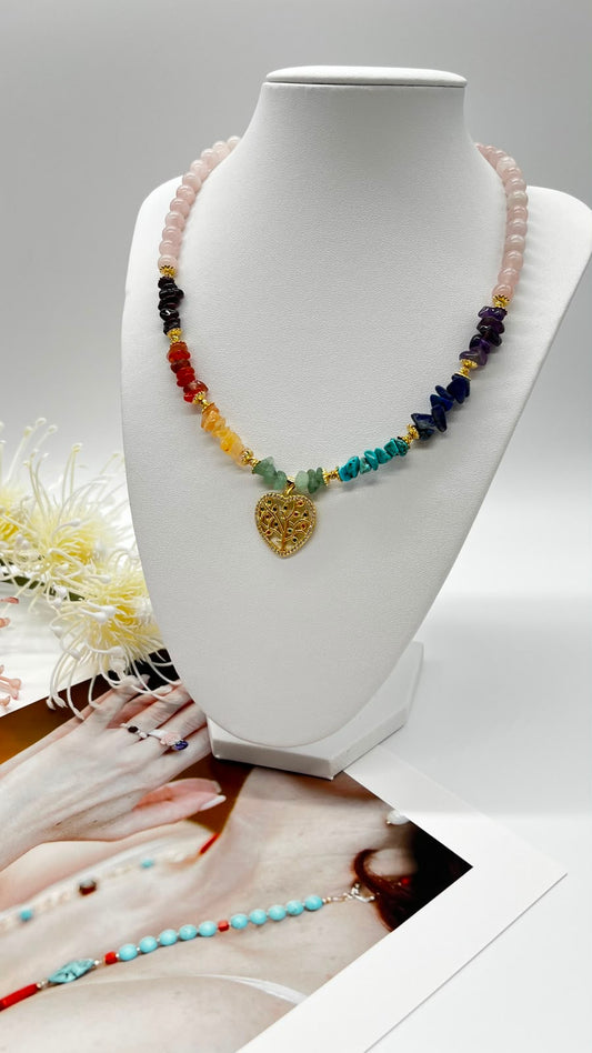Chakren-Collier, Edelsteinschmuck mit Rosenquarz
